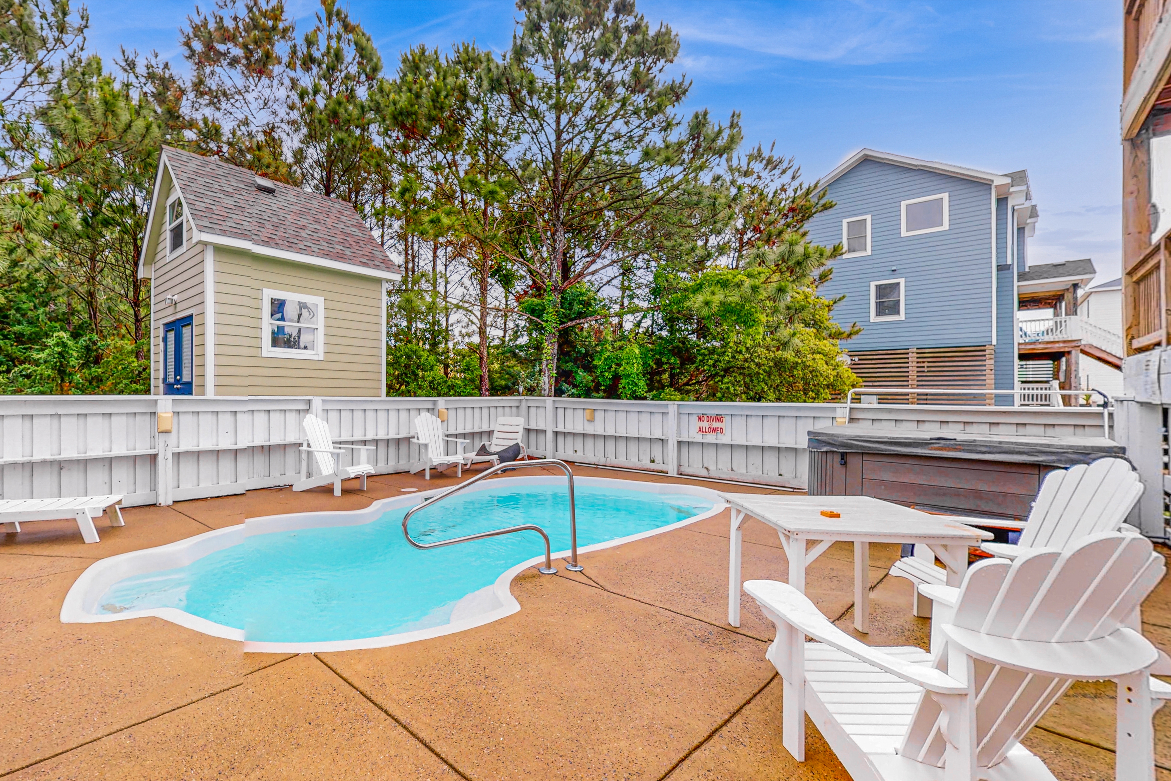 Spacious home with private pool, hot tub, pool table & central AC