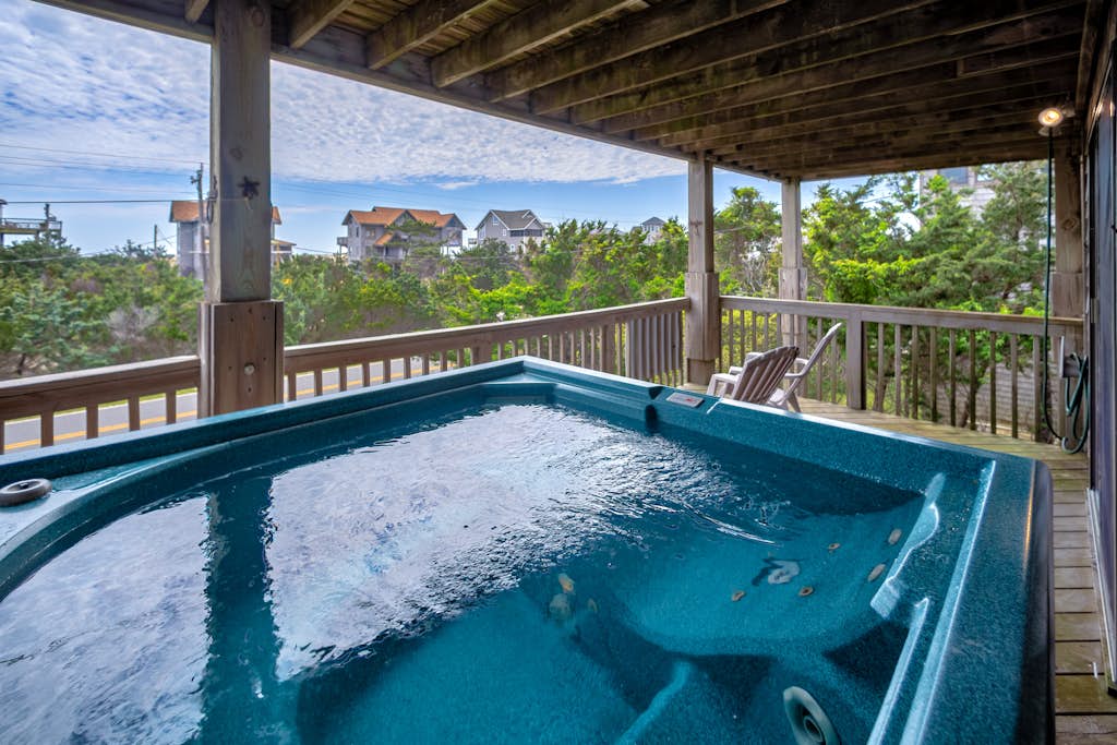 Grand Banks 123: Near the beach, outdoor pool, hot tub & tennis