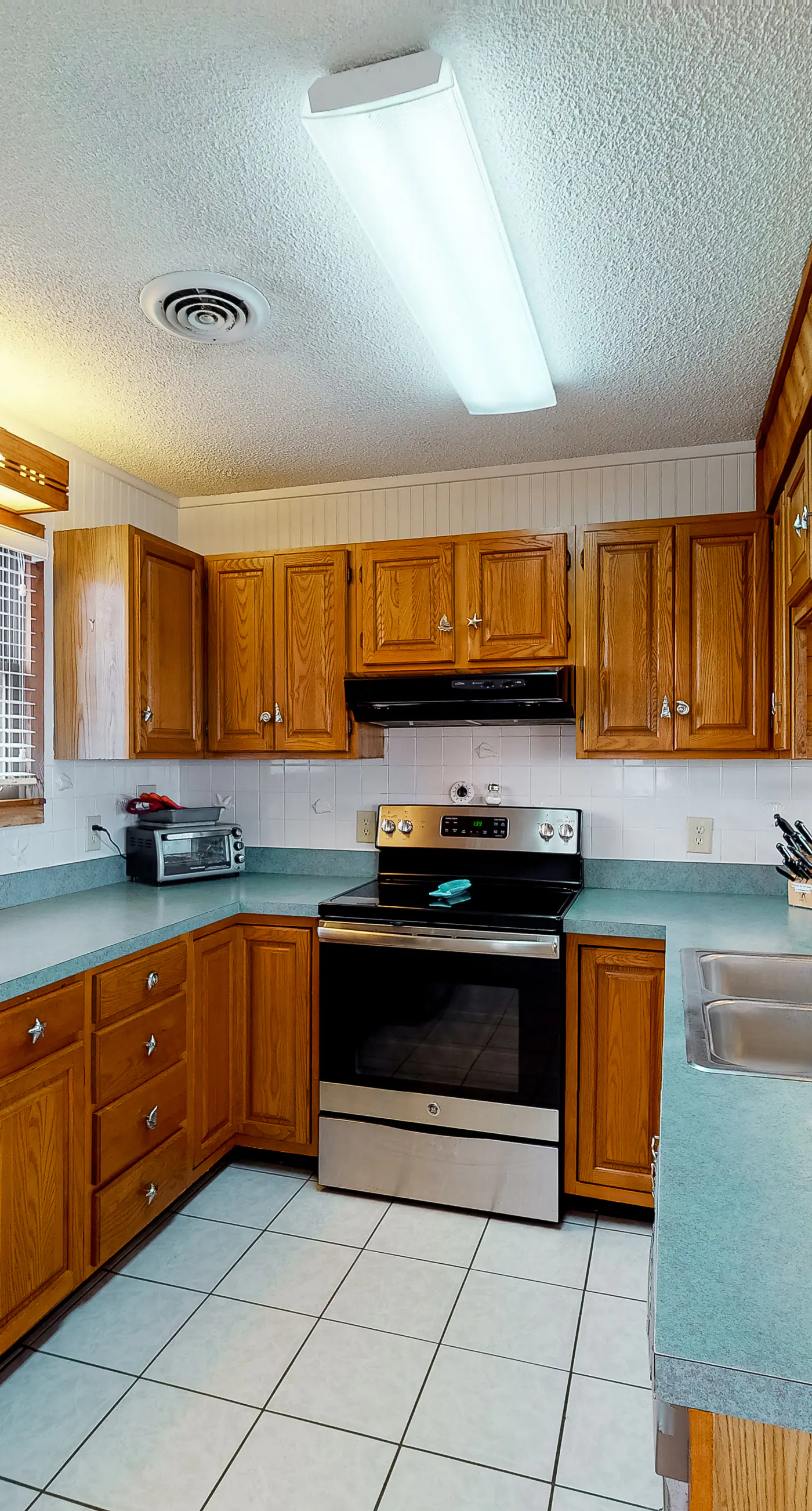 AV123 Grand Banks 123