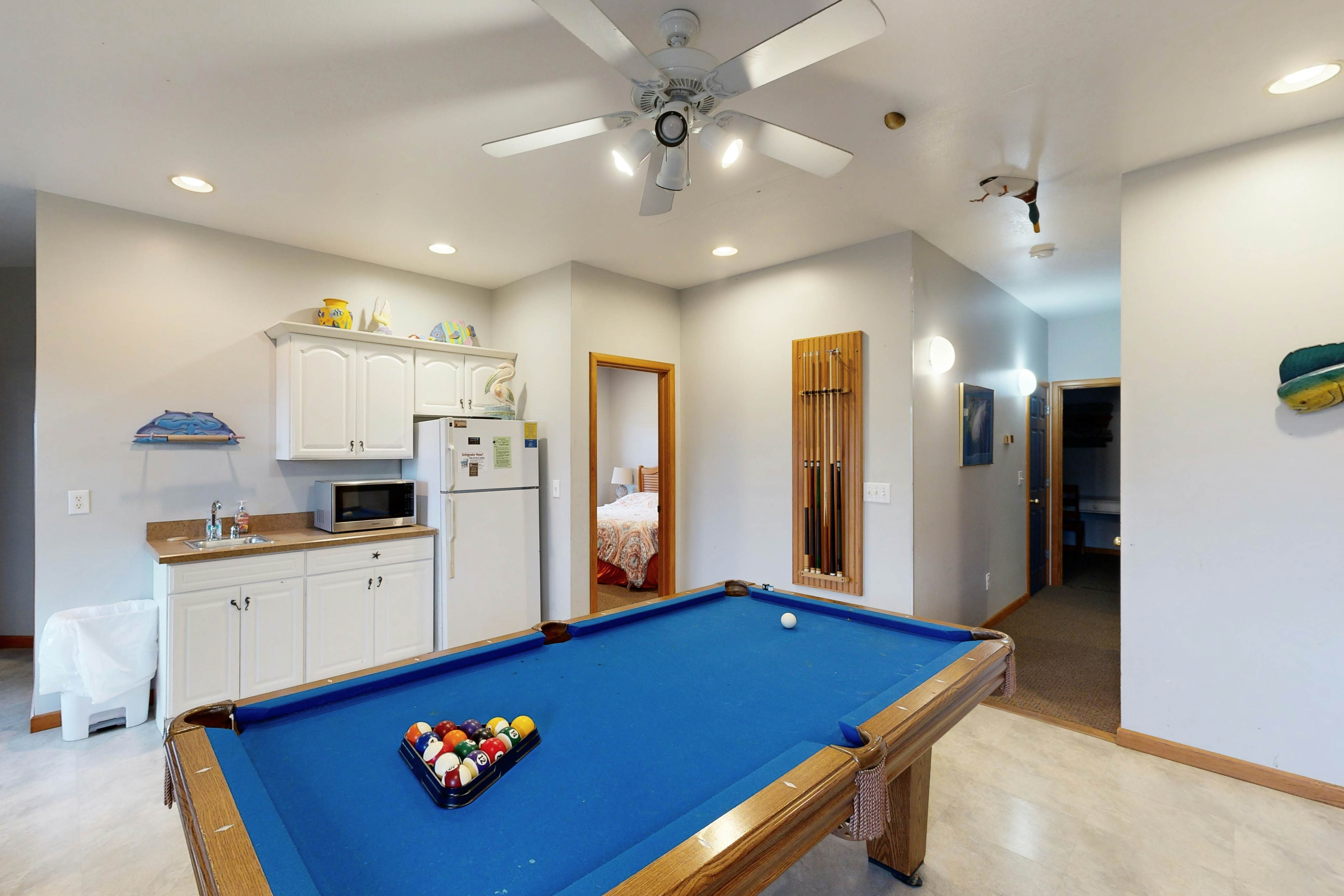 AVKS628 Somethin' Fishy #28-6