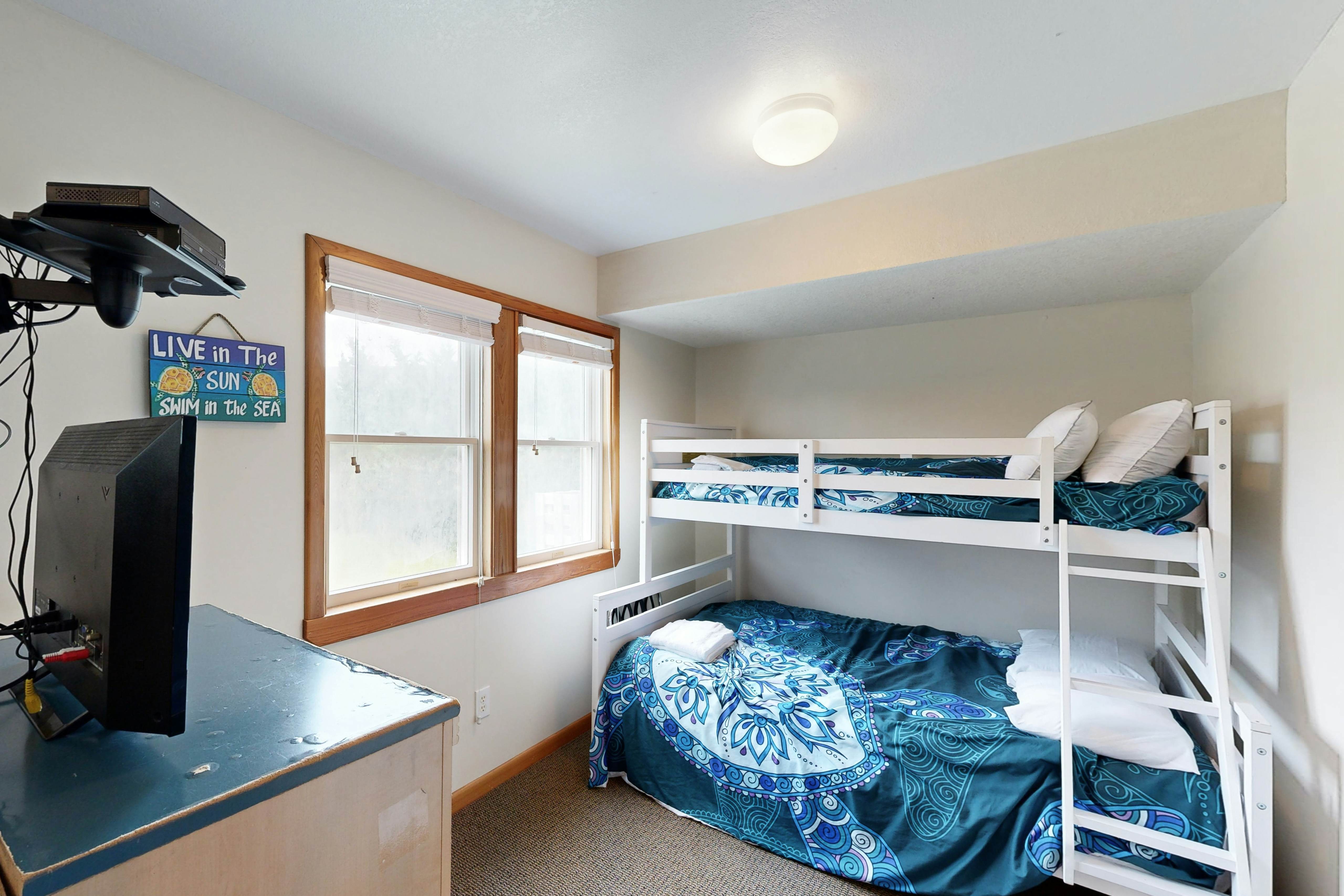 AVKS628 Somethin' Fishy #28-6