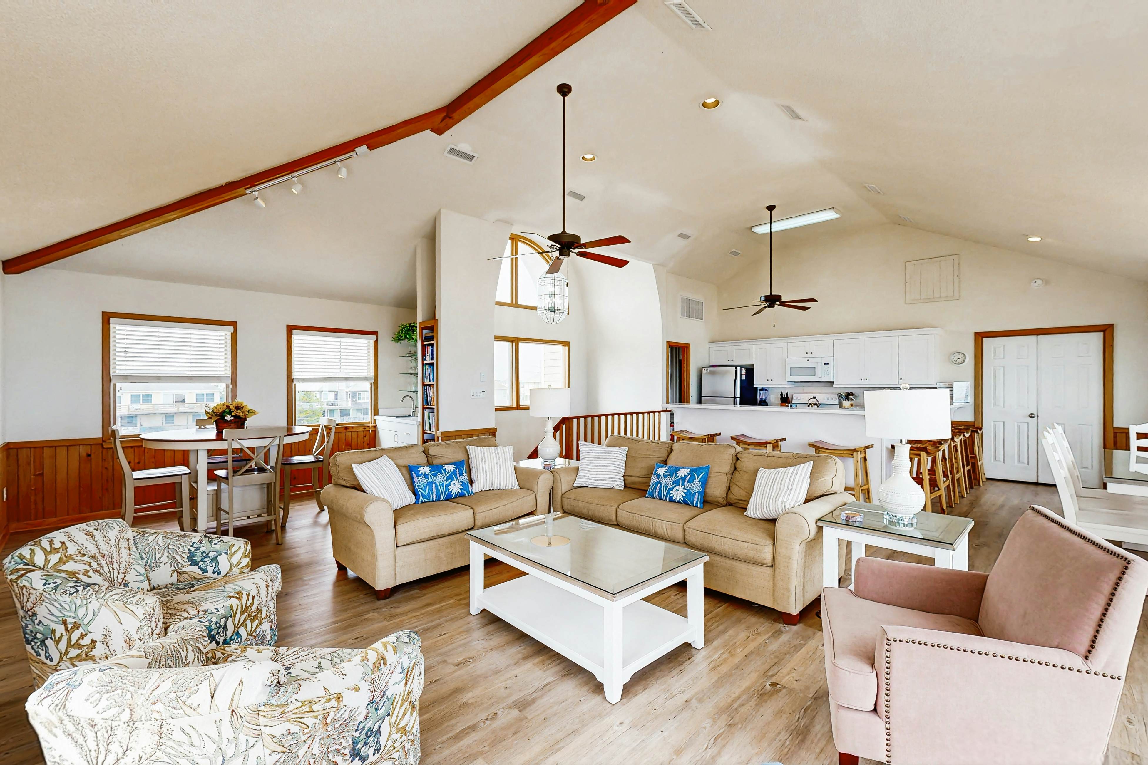 AV222 Prime Time 222