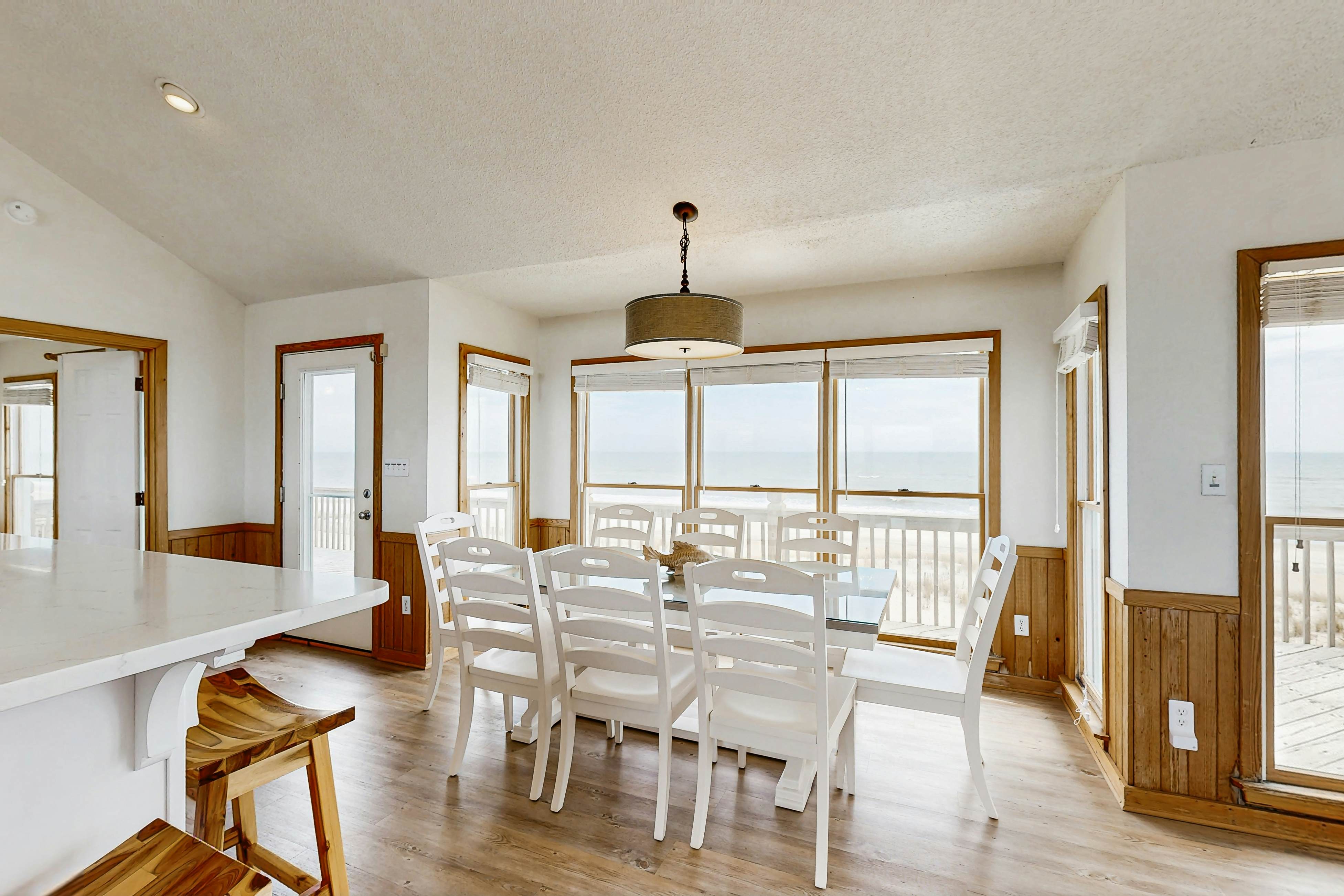 AV222 Prime Time 222