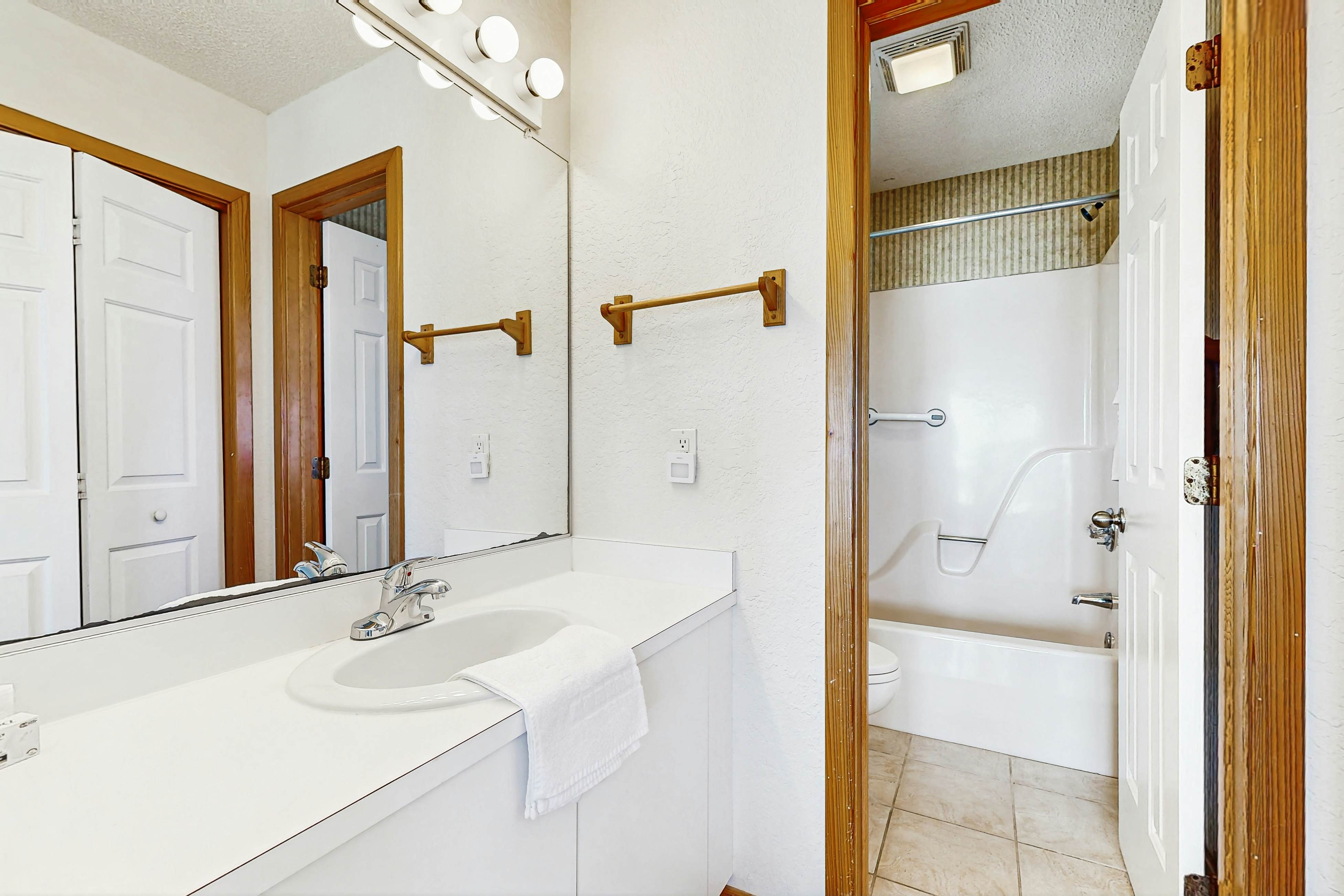 AV222 Prime Time 222