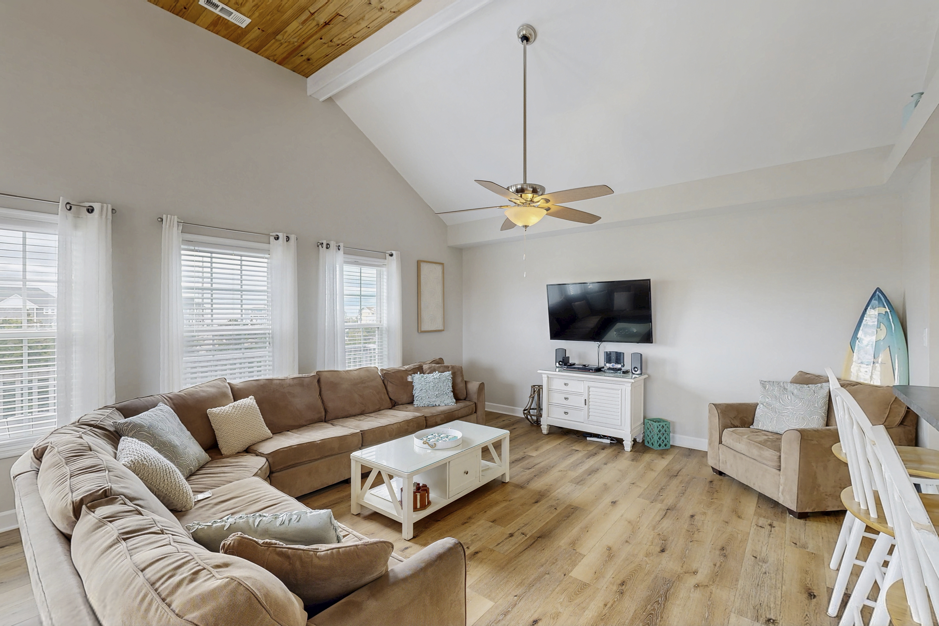 Friendly home with private hot tub, pool, multiple decks, & game room