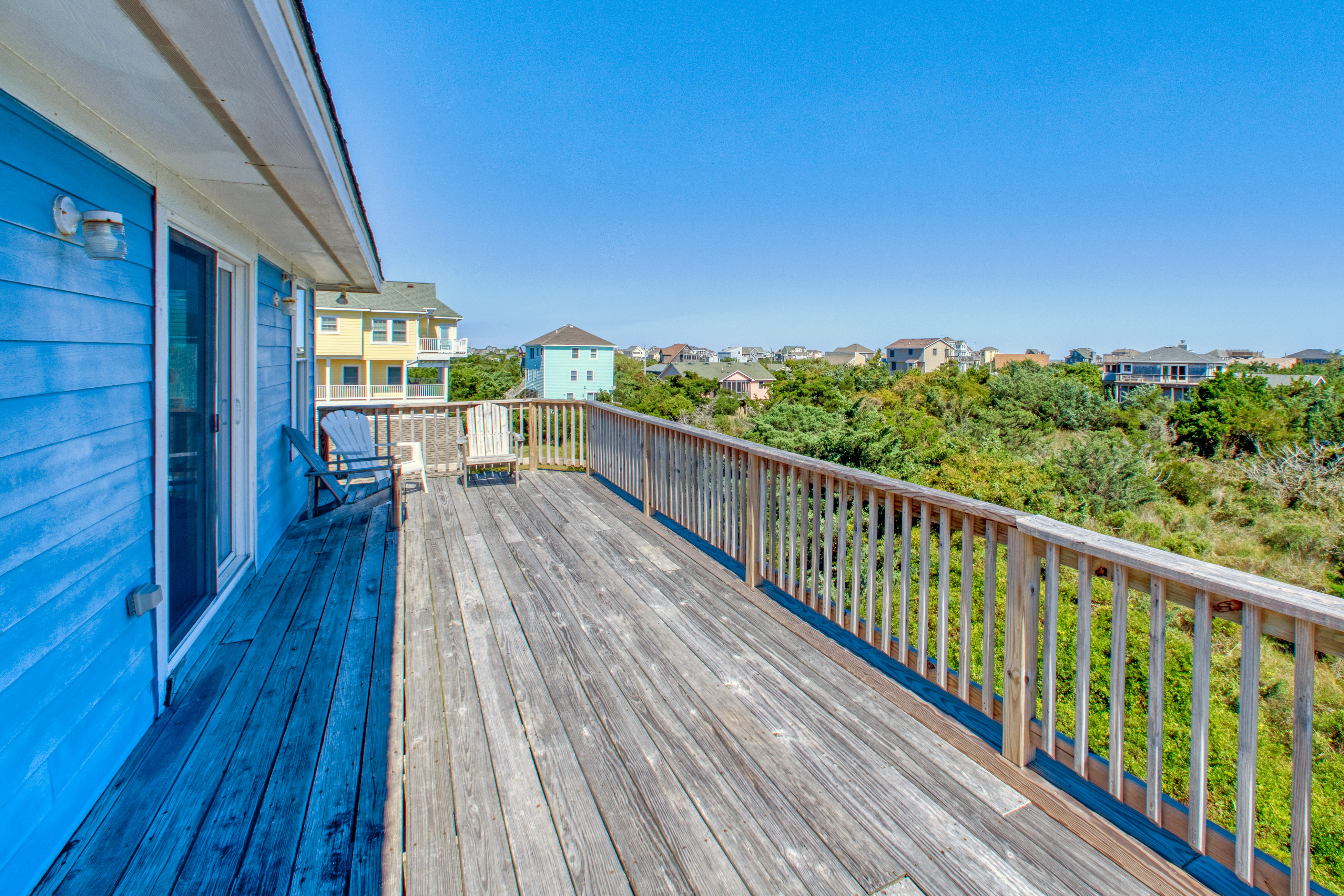 Spacious oceanside home w/elevator, private hot tub, grill-Dogs welcome