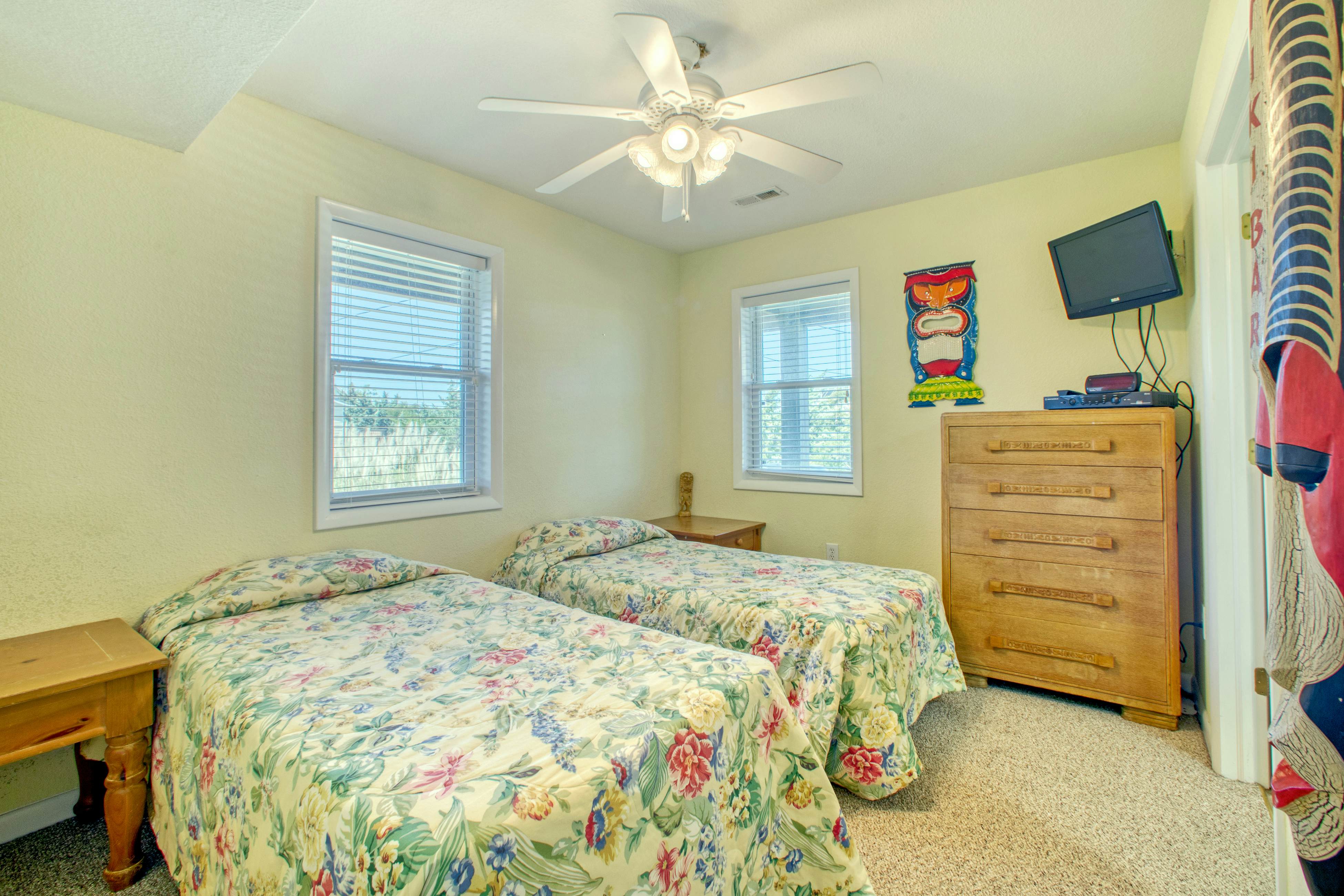 SO718 Lion in the Sun