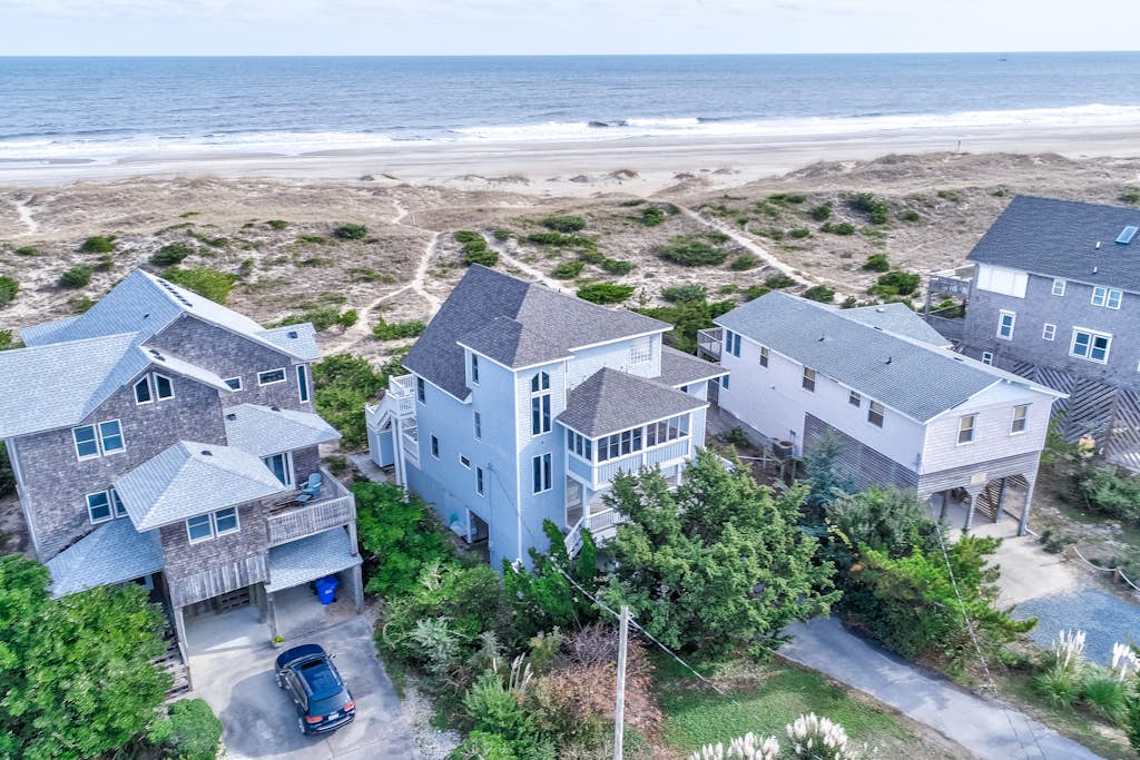 Dog-Friendly Oceanfront House w/ Shared Pool, Private Hot Tub, AC, & Free WiFi