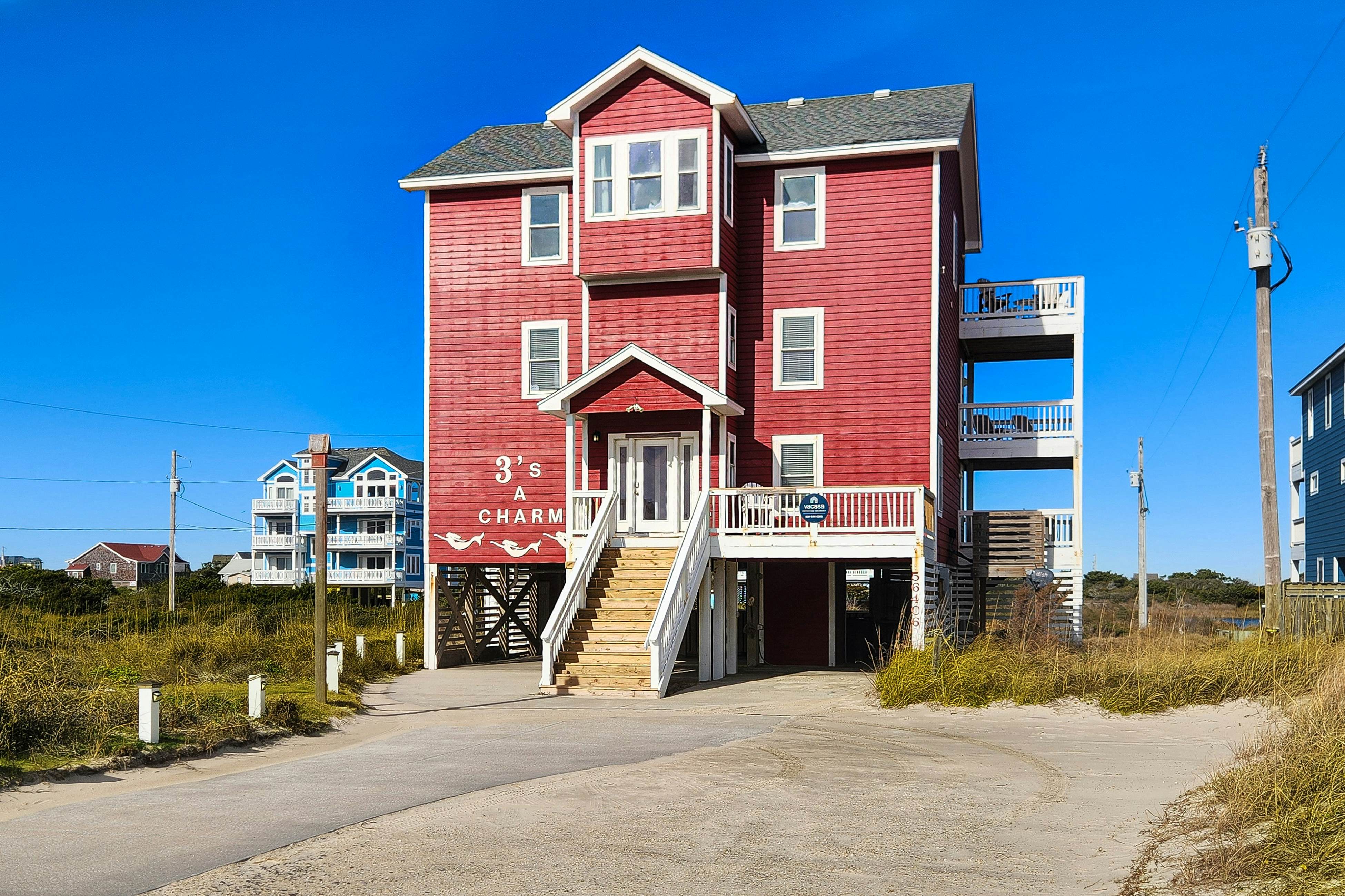 HALE124 3's a Charm 124