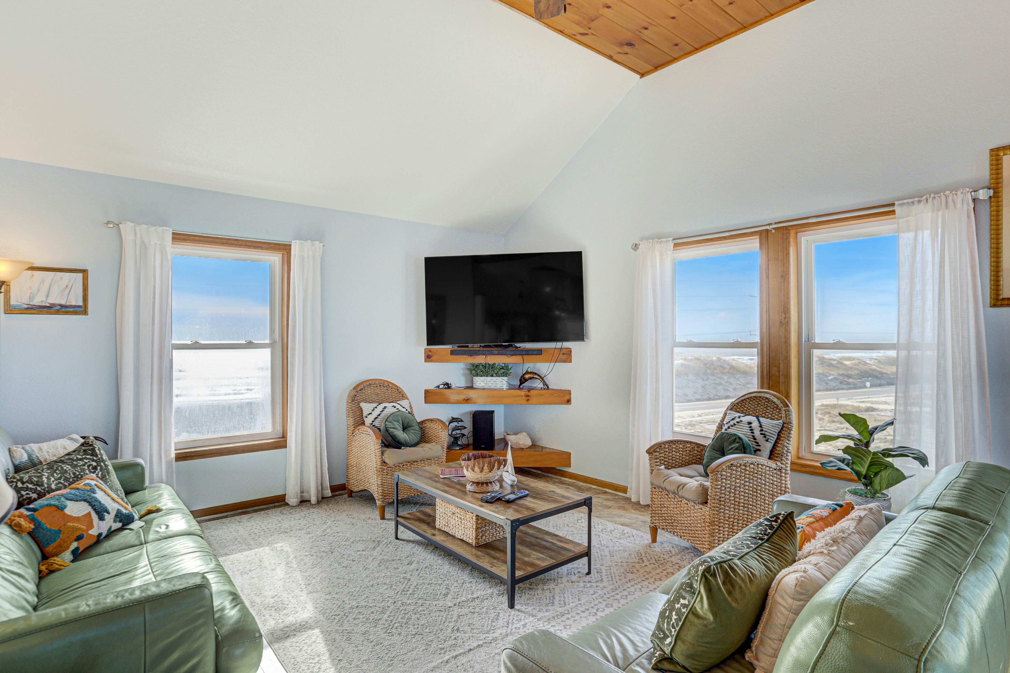 HALE124 3's a Charm 124