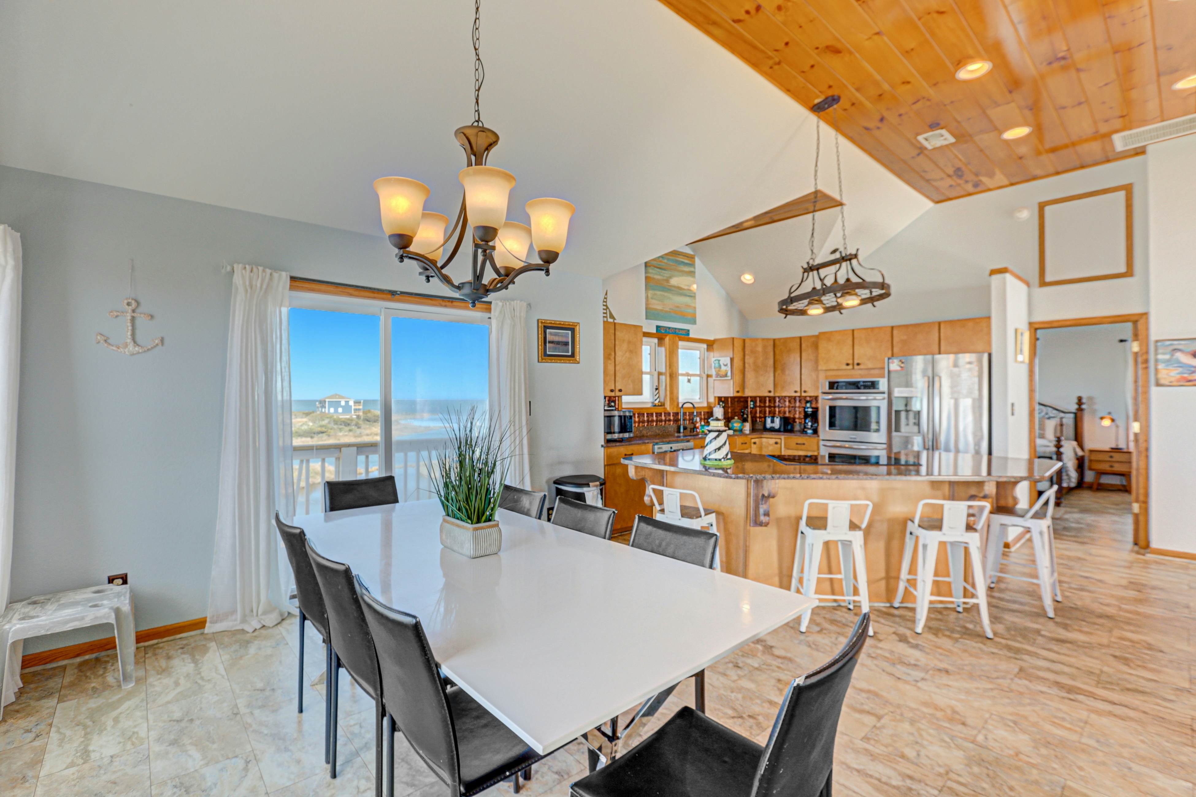 HALE124 3's a Charm 124