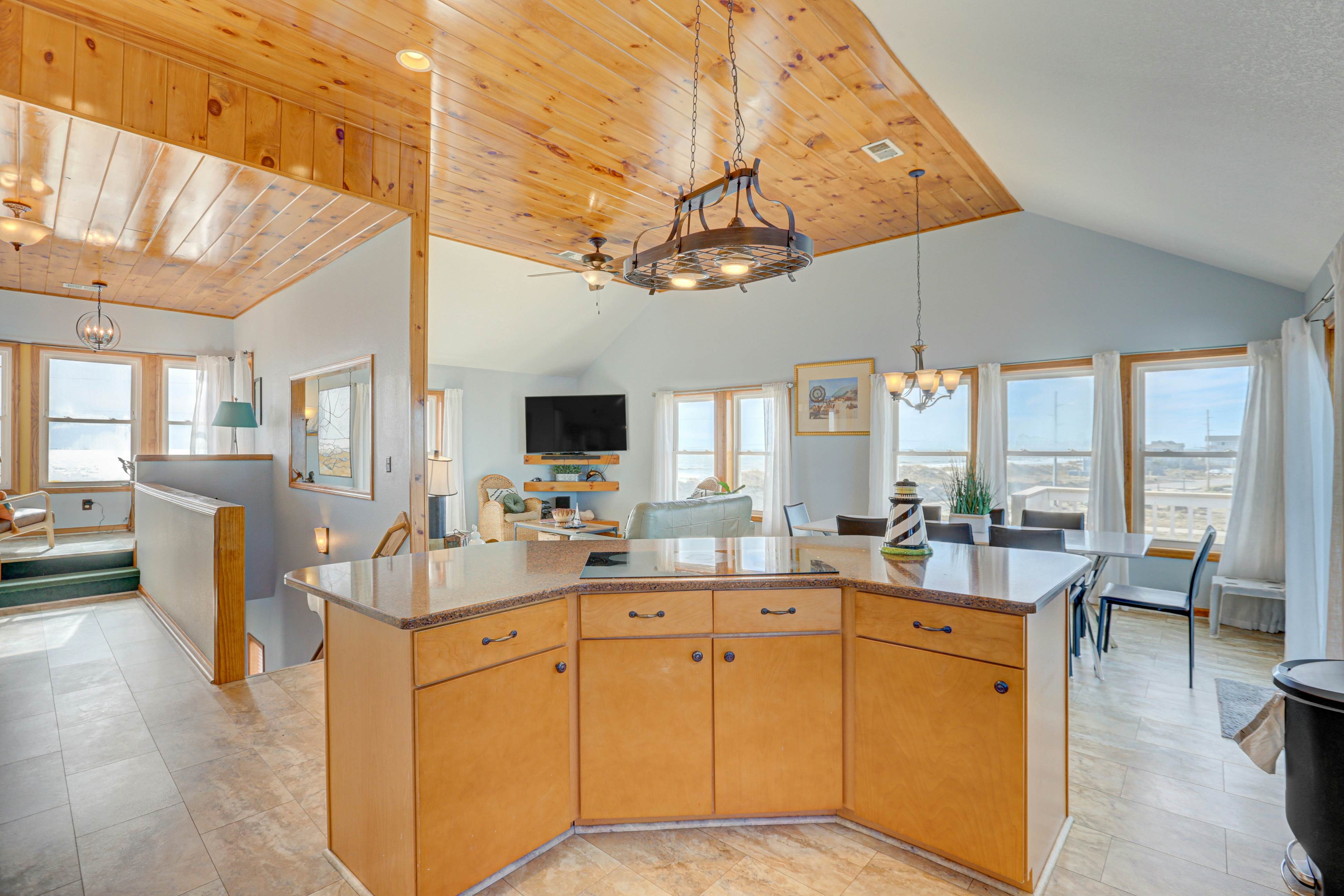 HALE124 3's a Charm 124