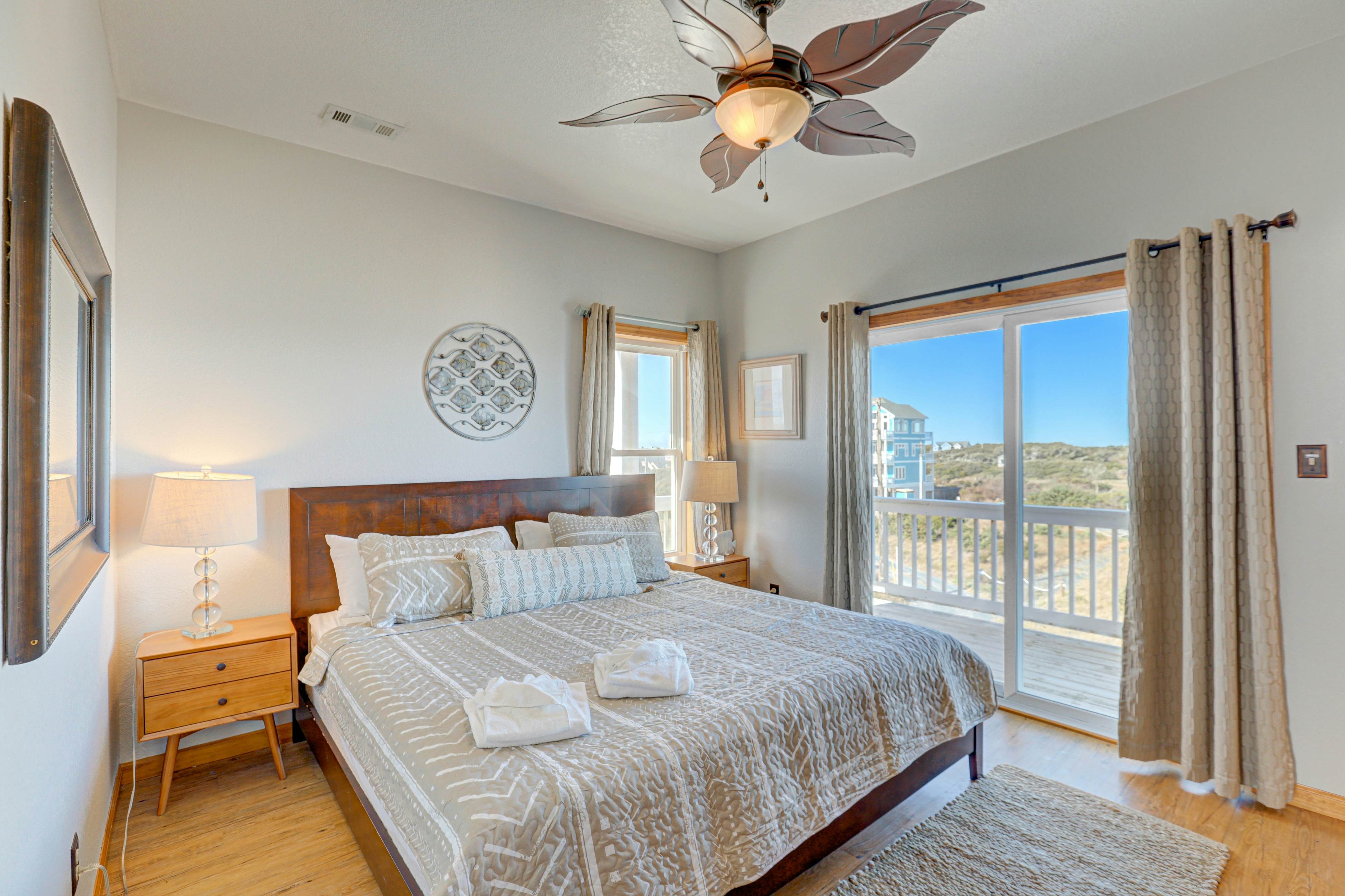 HALE124 3's a Charm 124