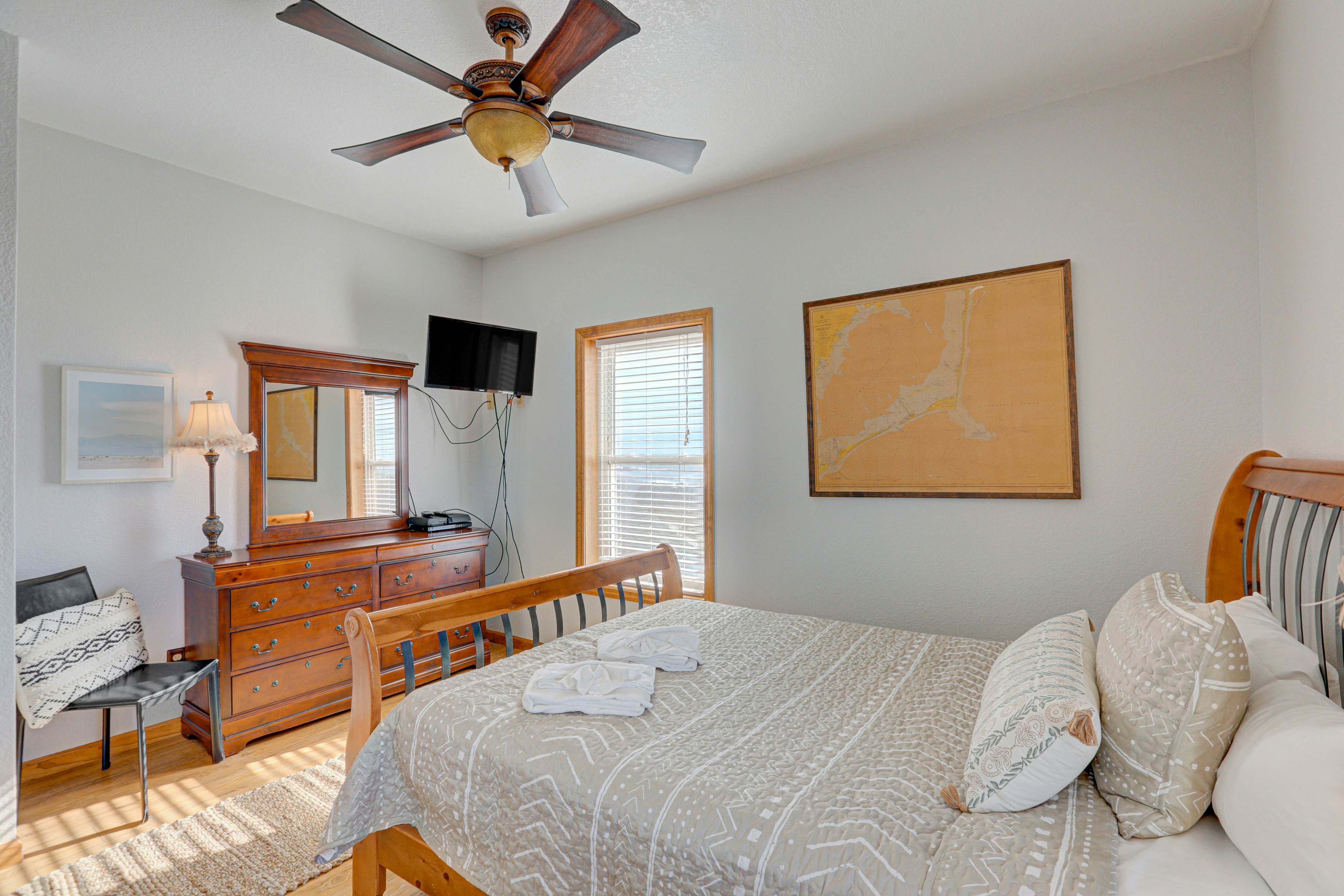 HALE124 3's a Charm 124