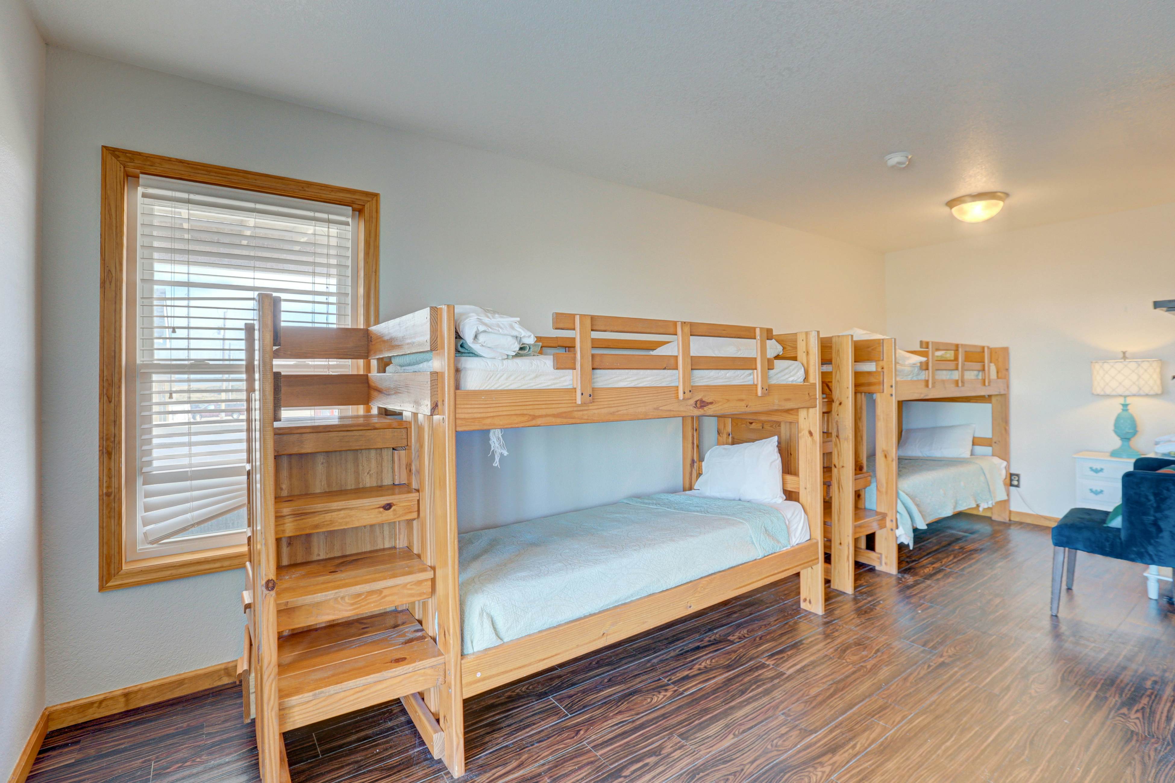 HALE124 3's a Charm 124