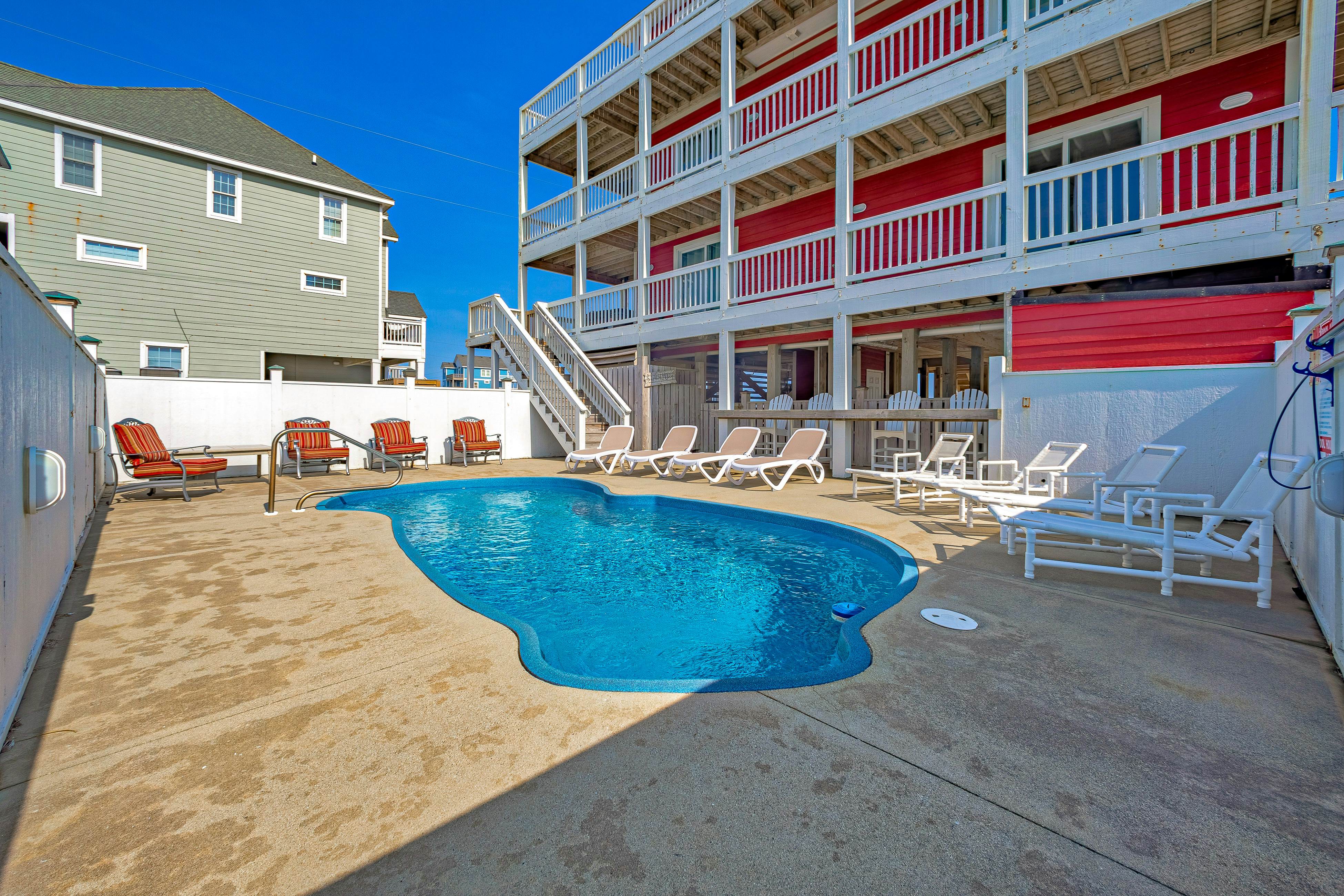 HALE124 3's a Charm 124