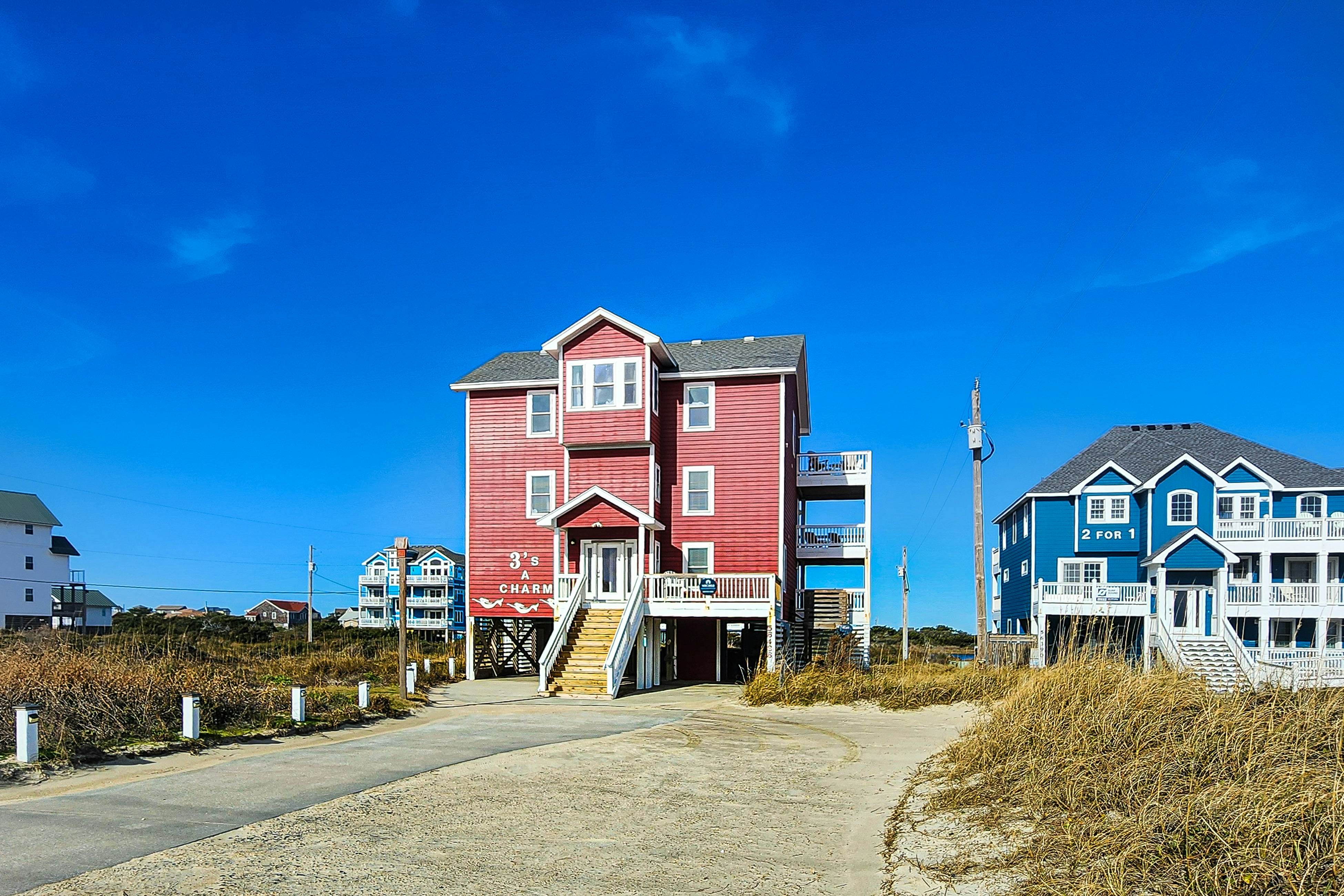 HALE124 3's a Charm 124