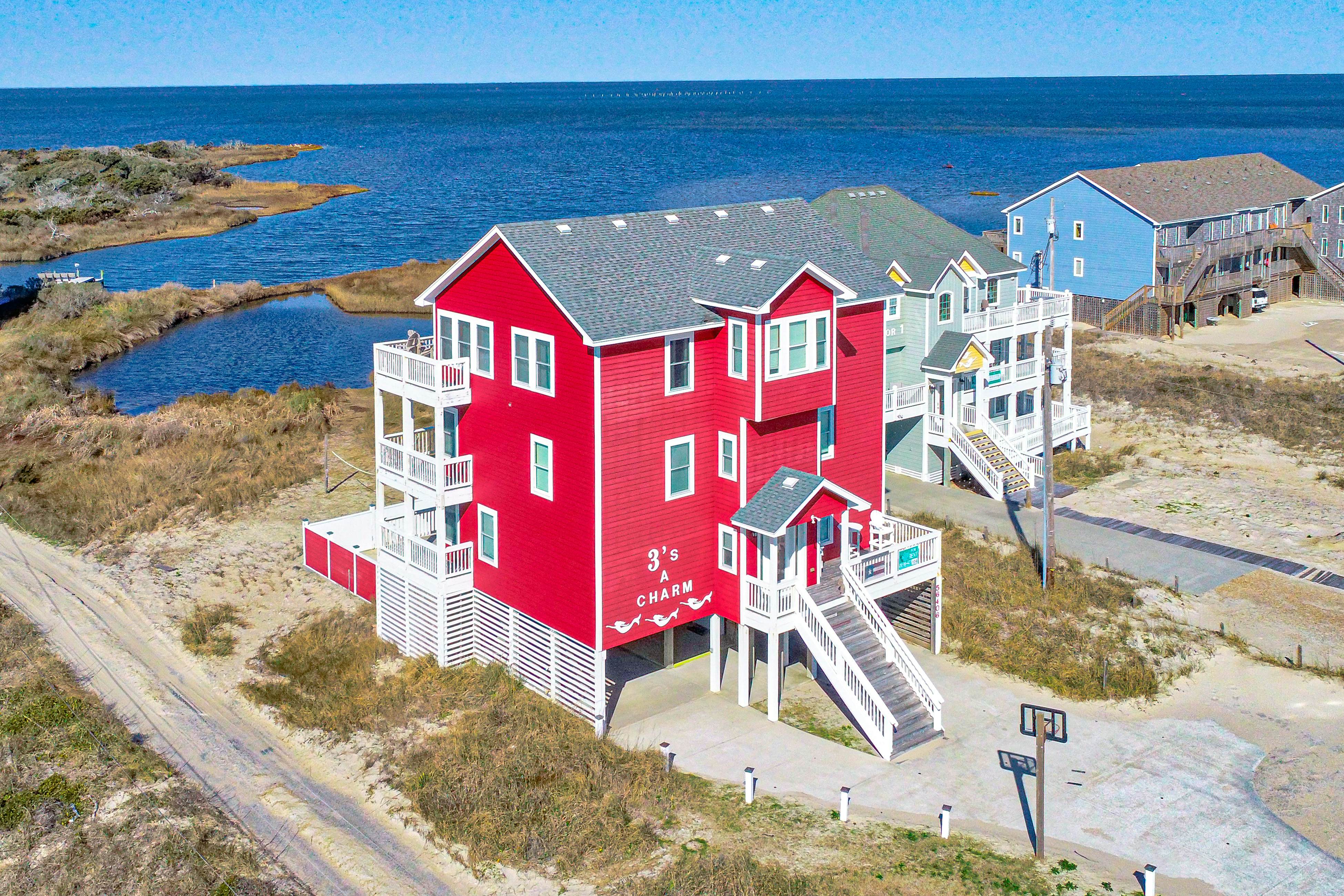 HALE124 3's a Charm 124