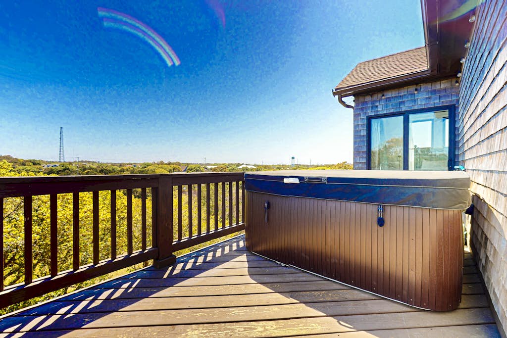 Perfect Retreat with Private Hot Tub, Panoramic Views, Full Kitchen pet-friendly