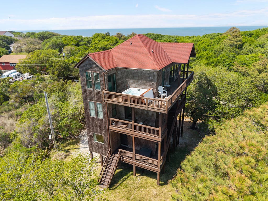 Perfect Retreat with Private Hot Tub, Panoramic Views, Full Kitchen pet-friendly