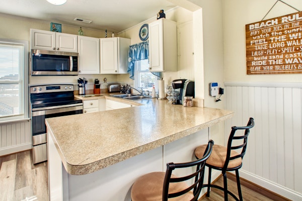 Convenient home with private washer/dryer, WiFi, central AC, and full kitchen