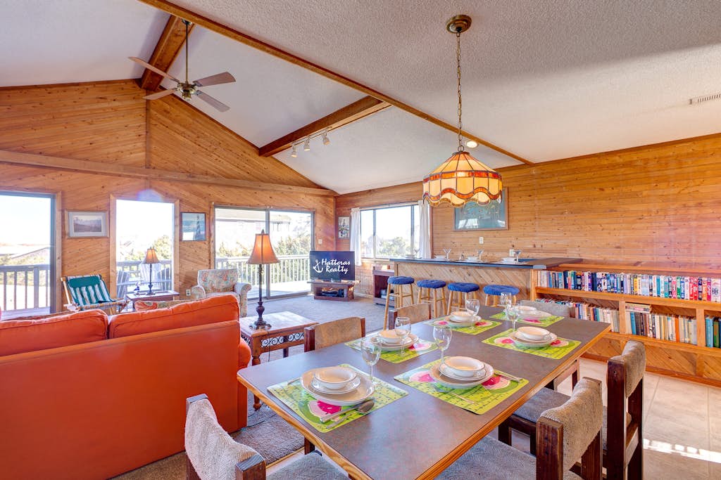 Brigadune 143: Dog Friendly, Ocean view, 3 lots from beach