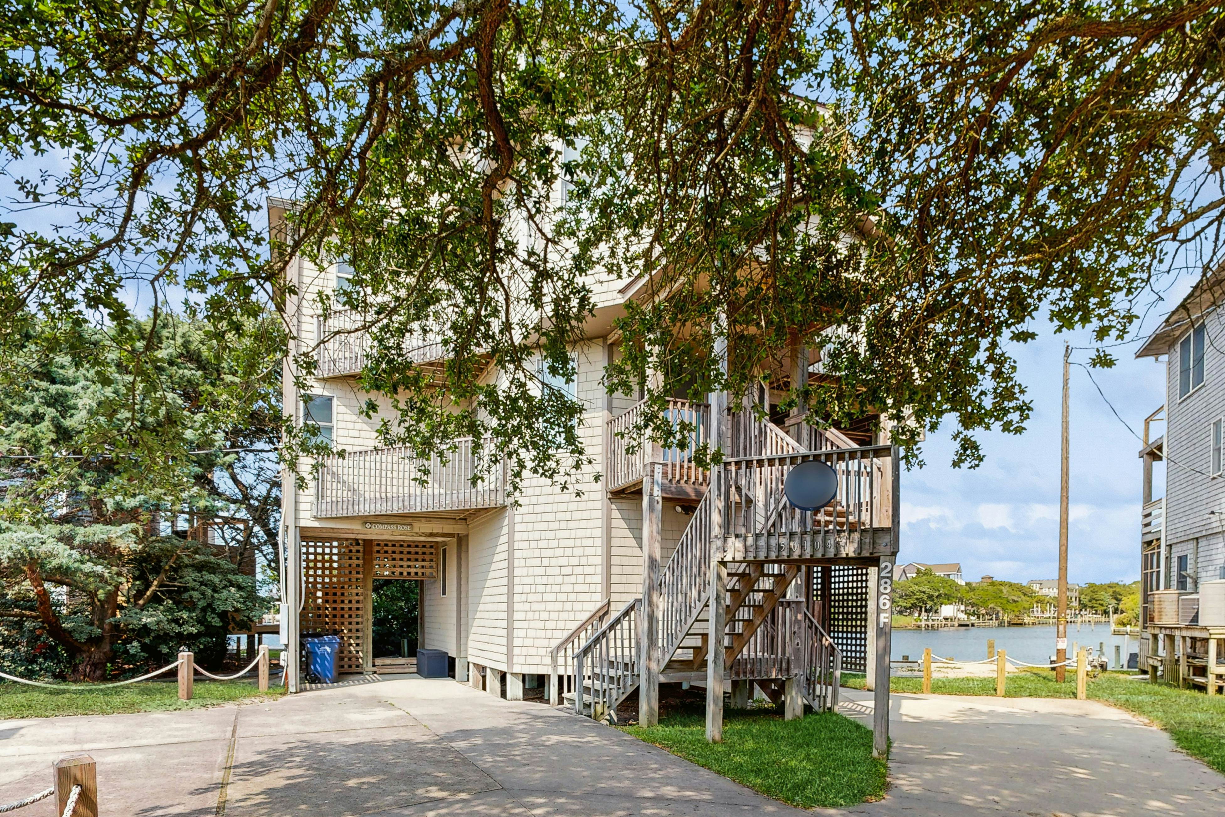 FOBB286 Compass Rose #286-F