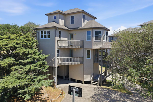 Waterfront House w/ Private Hot Tub, Free WiFi, Water View, Shared Pool