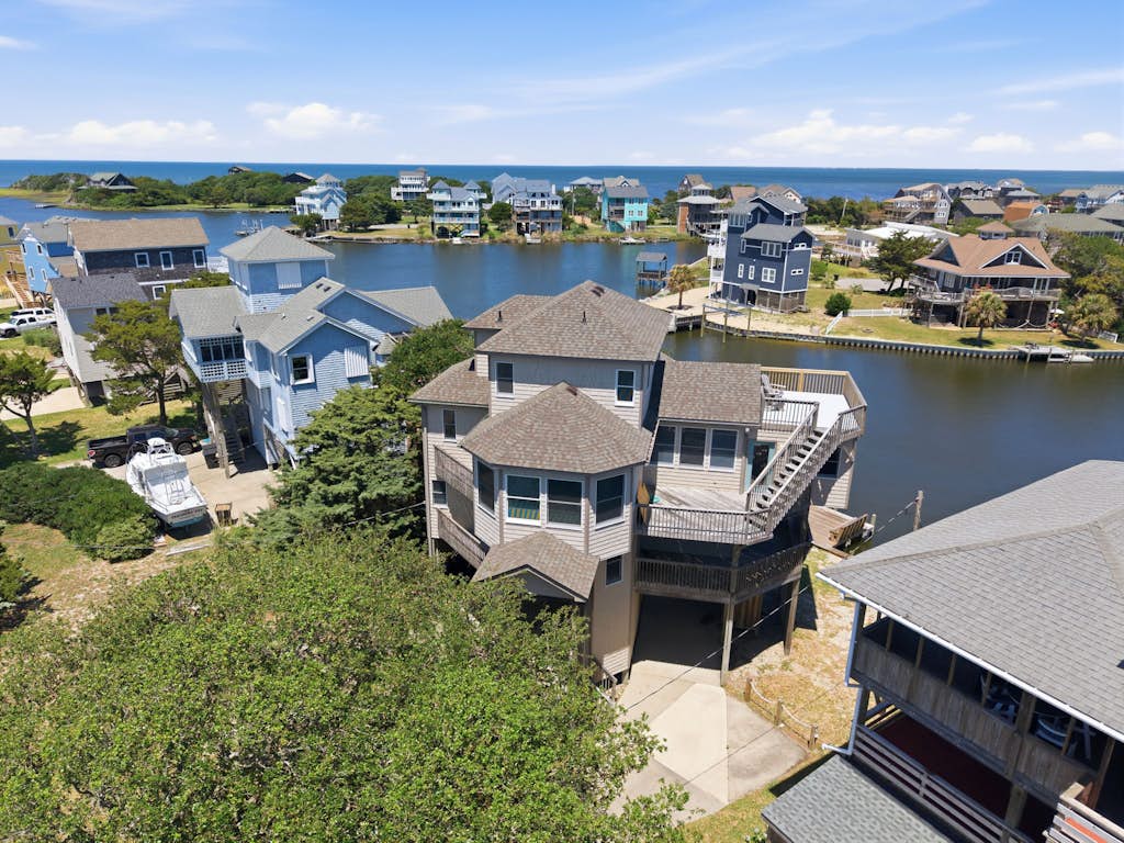 Waterfront House w/ Private Hot Tub, Free WiFi, Water View, Shared Pool