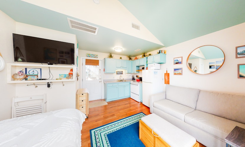 Oceanfront escape for two with fast WiFi, central AC, & easy beach access