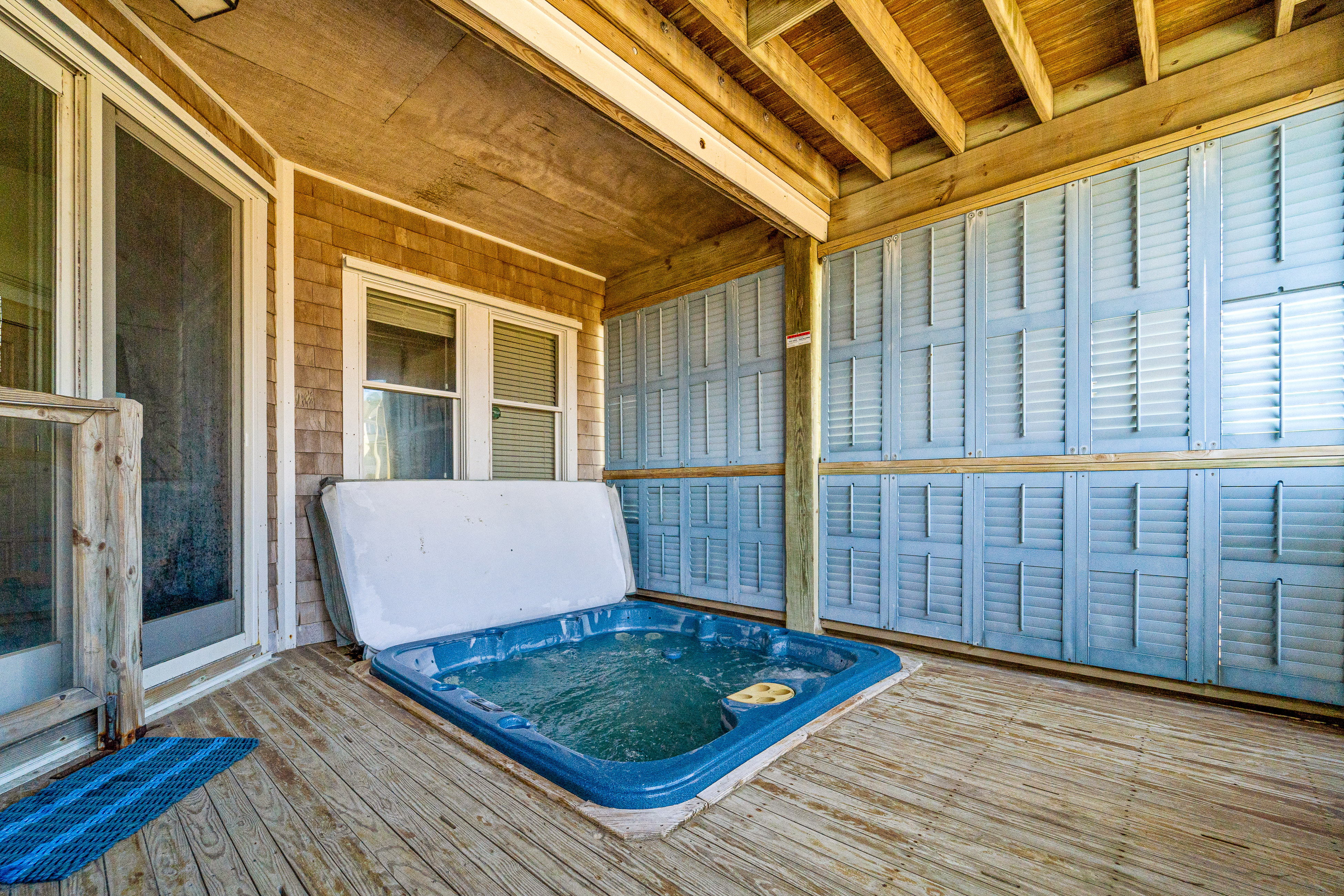 Sprawling & luxe home with pool, hot tub, balconies, grill, game room, & AC