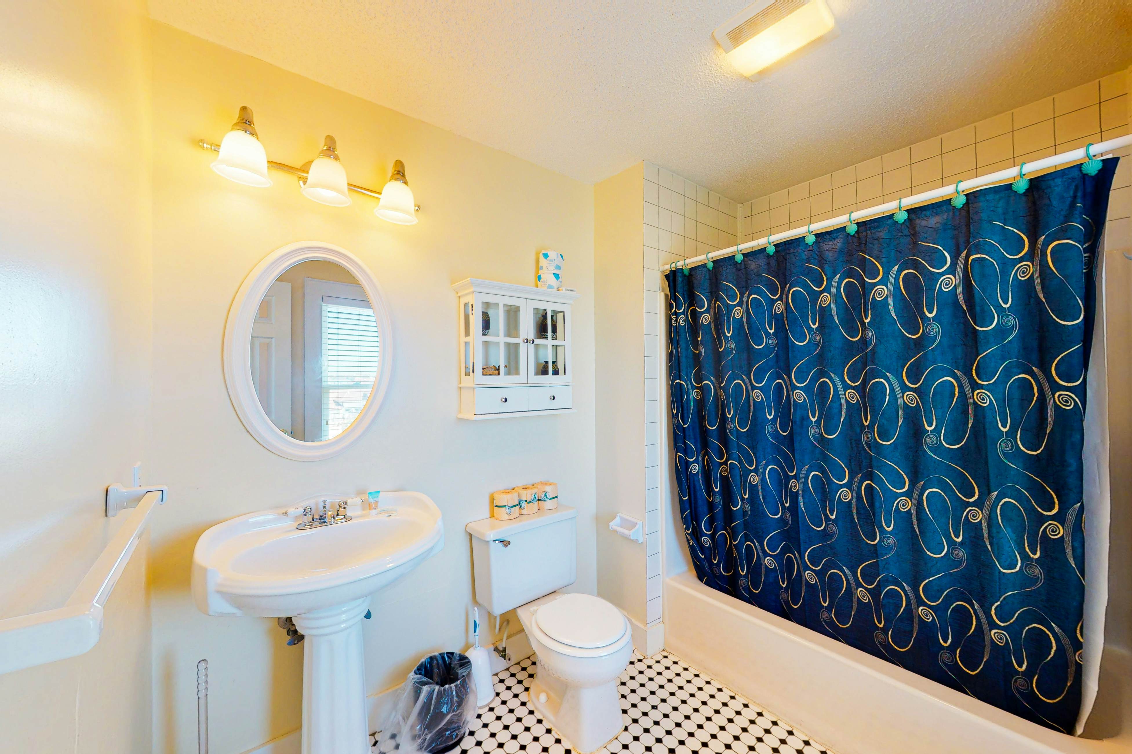 AVIK13 Avon Calling  #13-IC