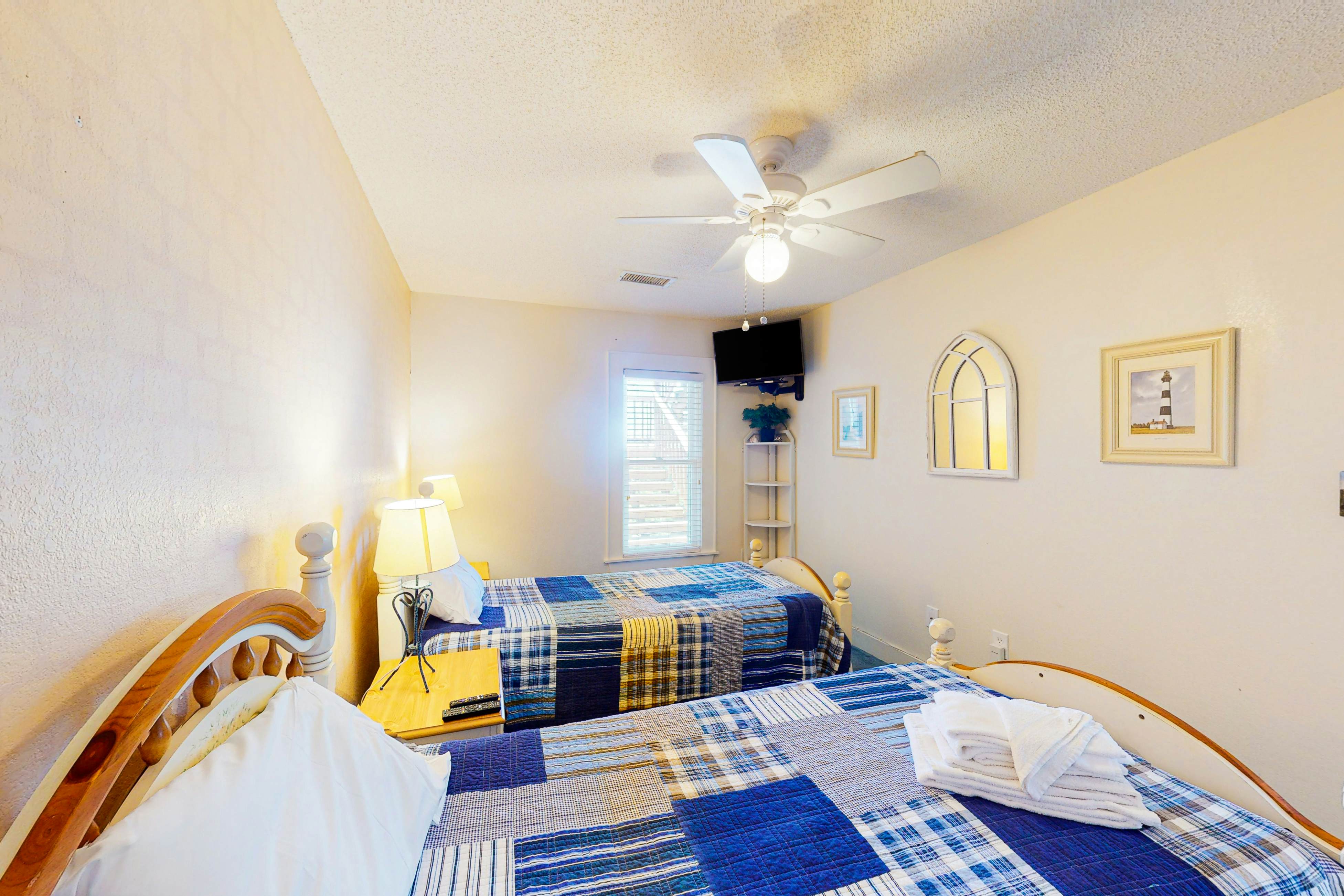 AVIK13 Avon Calling  #13-IC