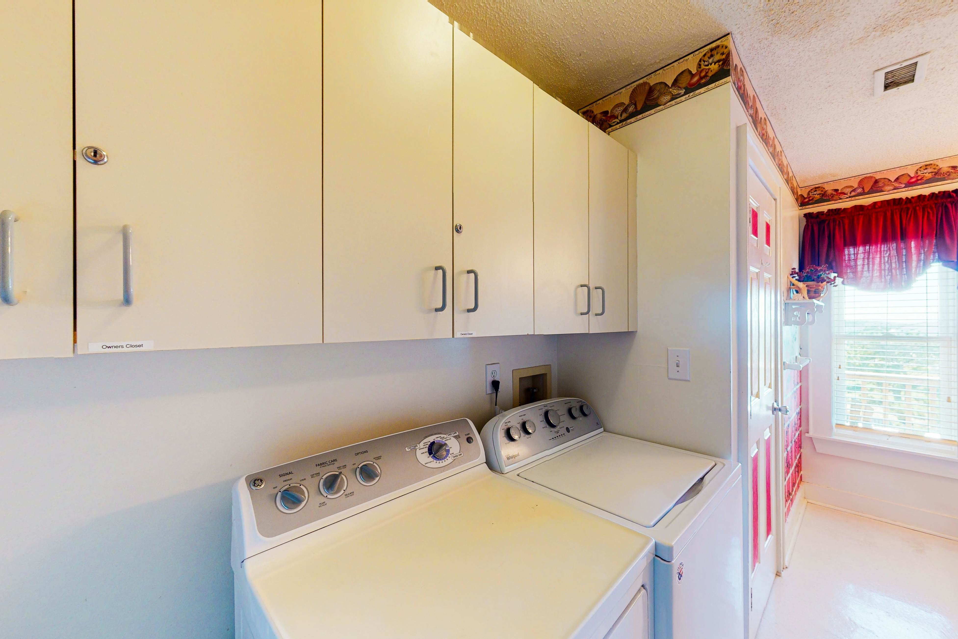 AVIK13 Avon Calling  #13-IC