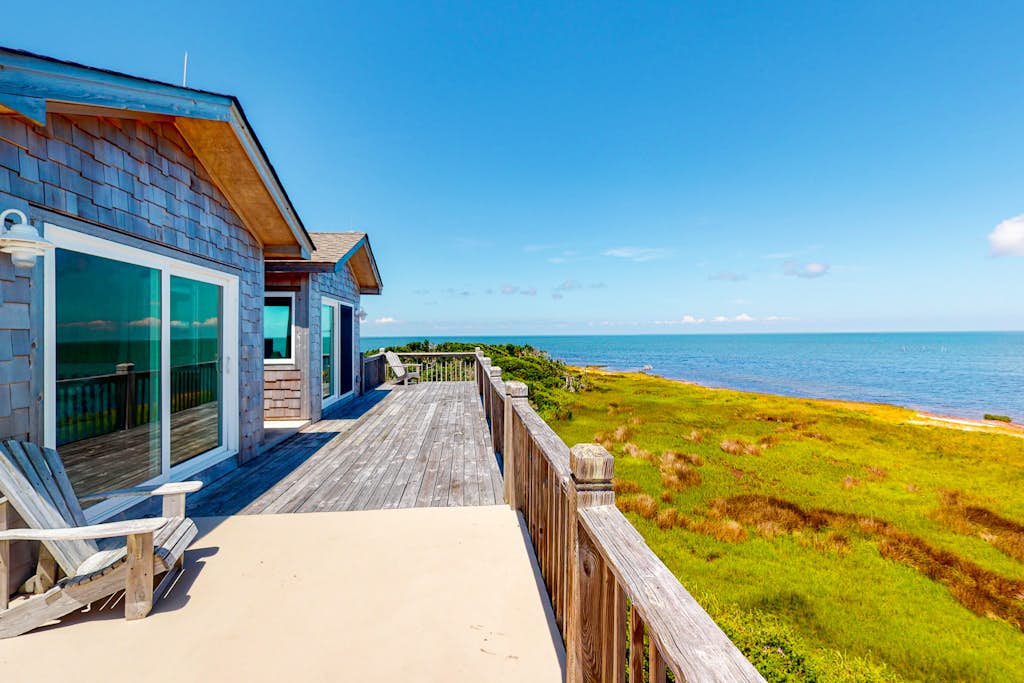 Waterfront House w/ Sound View, Shared Pool, Private W/D, Private Hot Tub