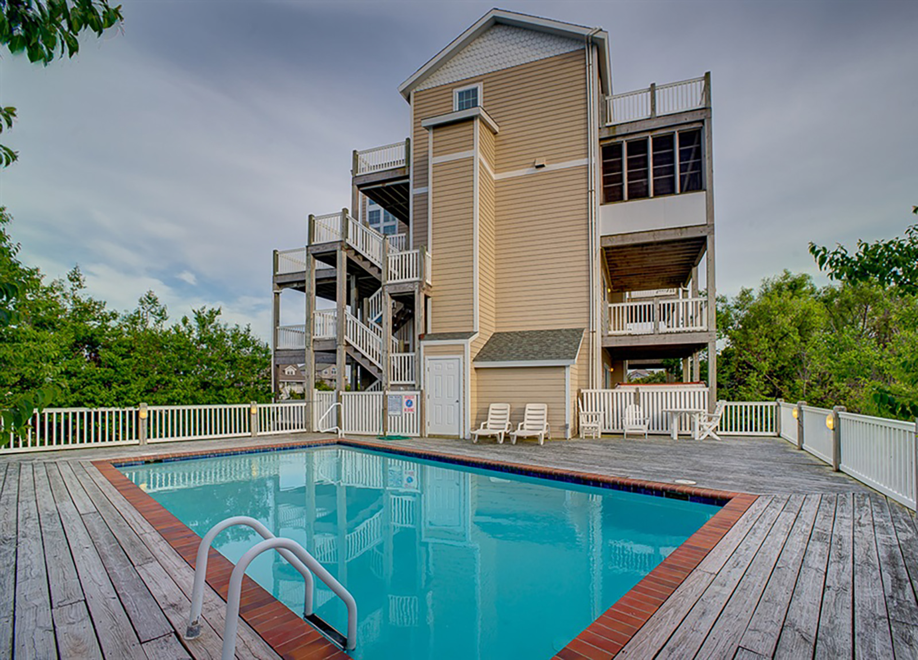 Beach home overlooking the ocean with pool, hot tub, sauna, & balcony