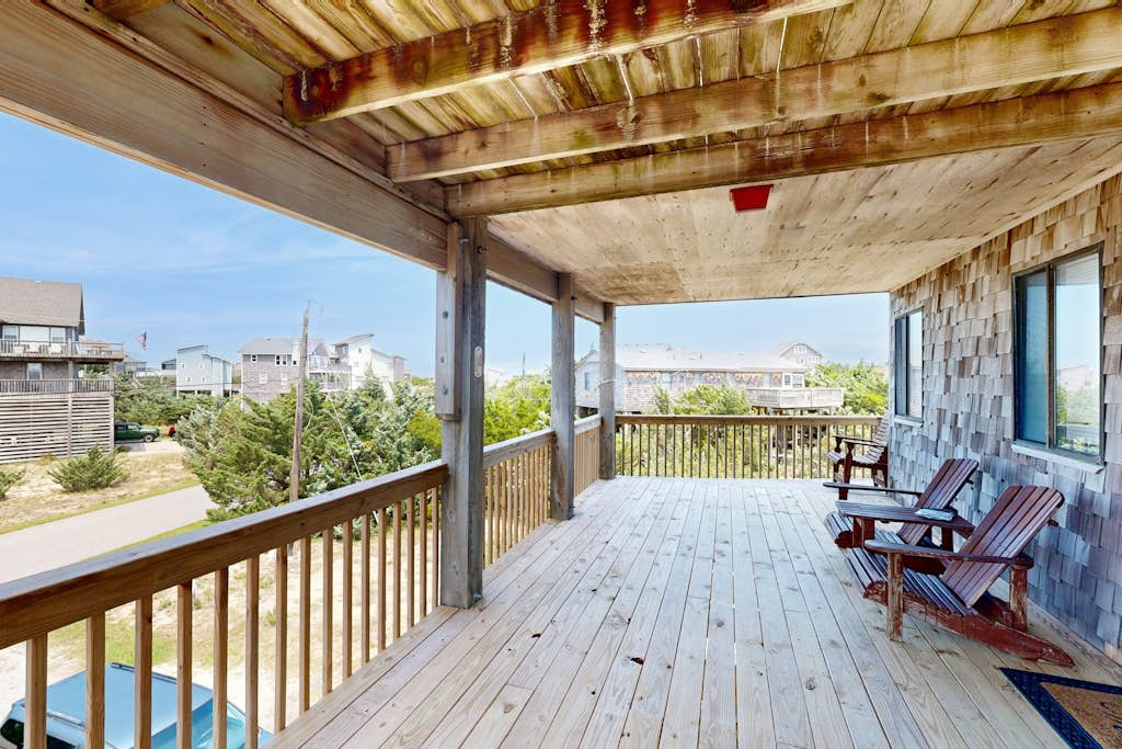 Attitude Adjustment: Dog-friendly, ocean/sound views, shared pool