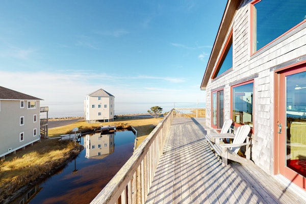 Waterfront House w/ Sound View, Free WiFi, Private Washer/Dryer, Shared Pool