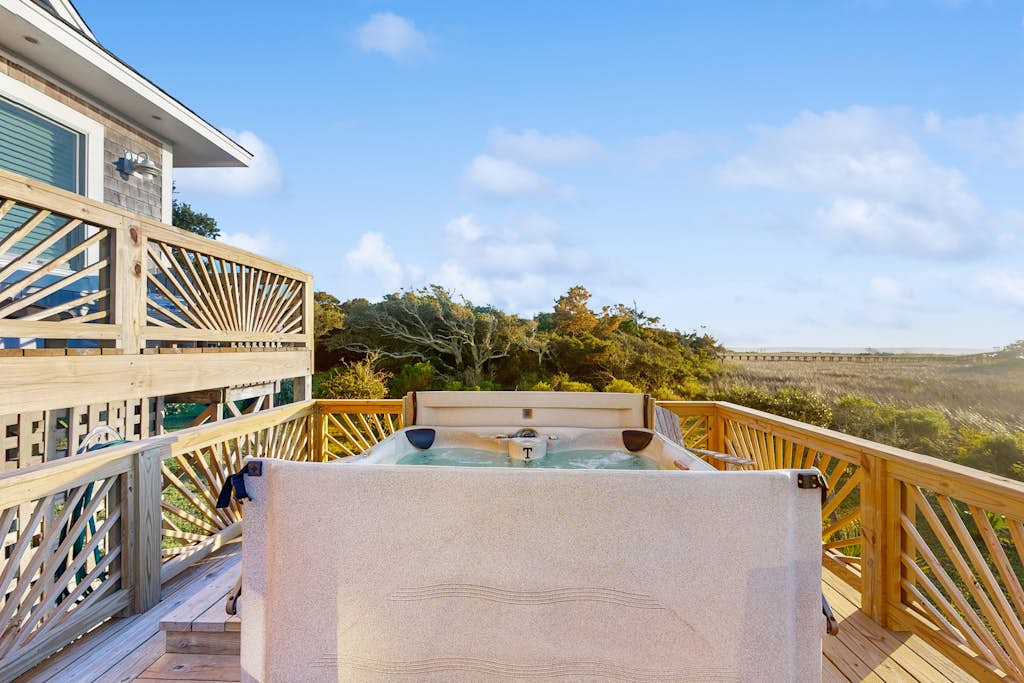Sound-front house with private washer/dryer, central AC, and private hot tub