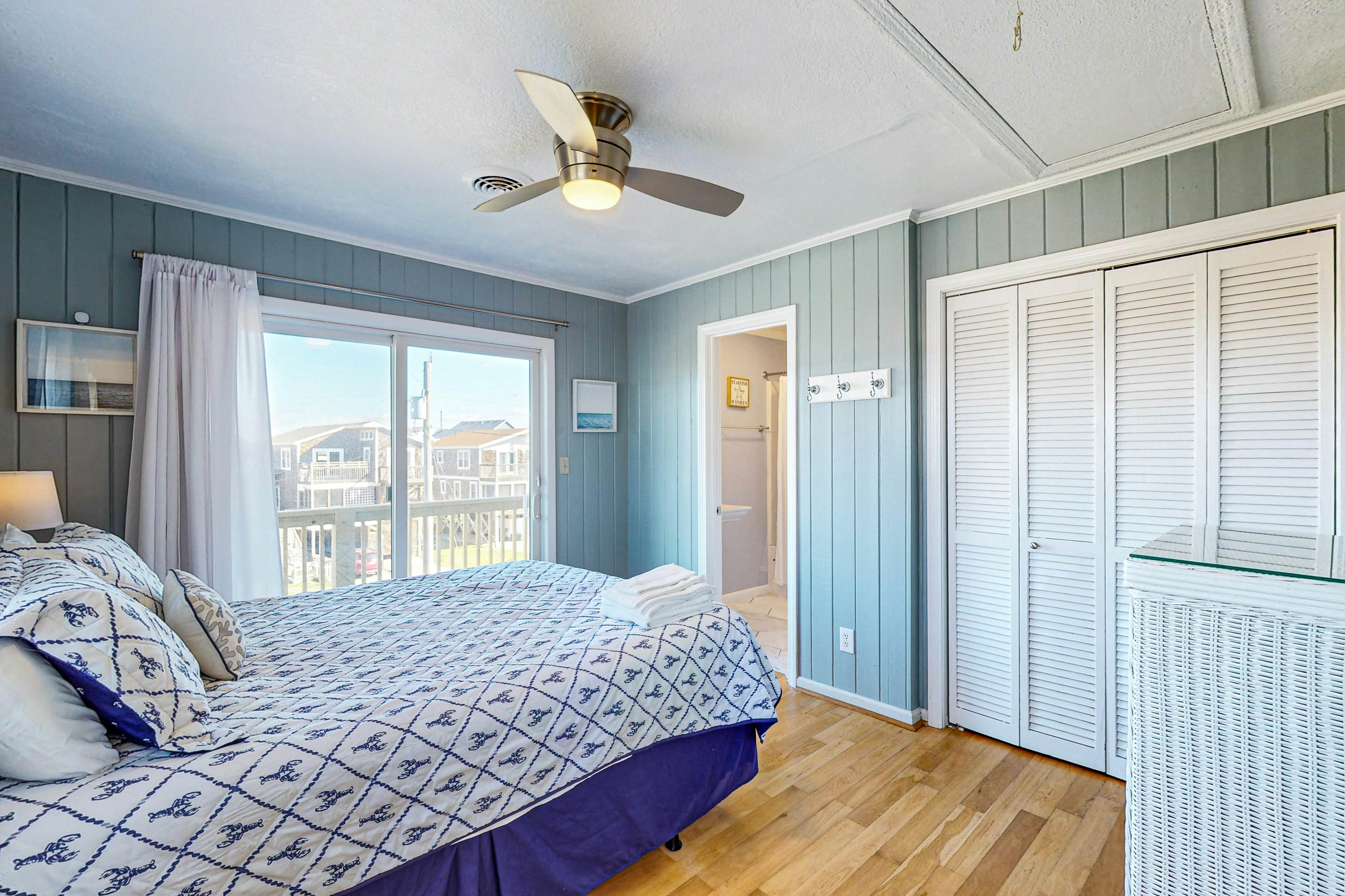 FOMV4 Happiness on the Beach