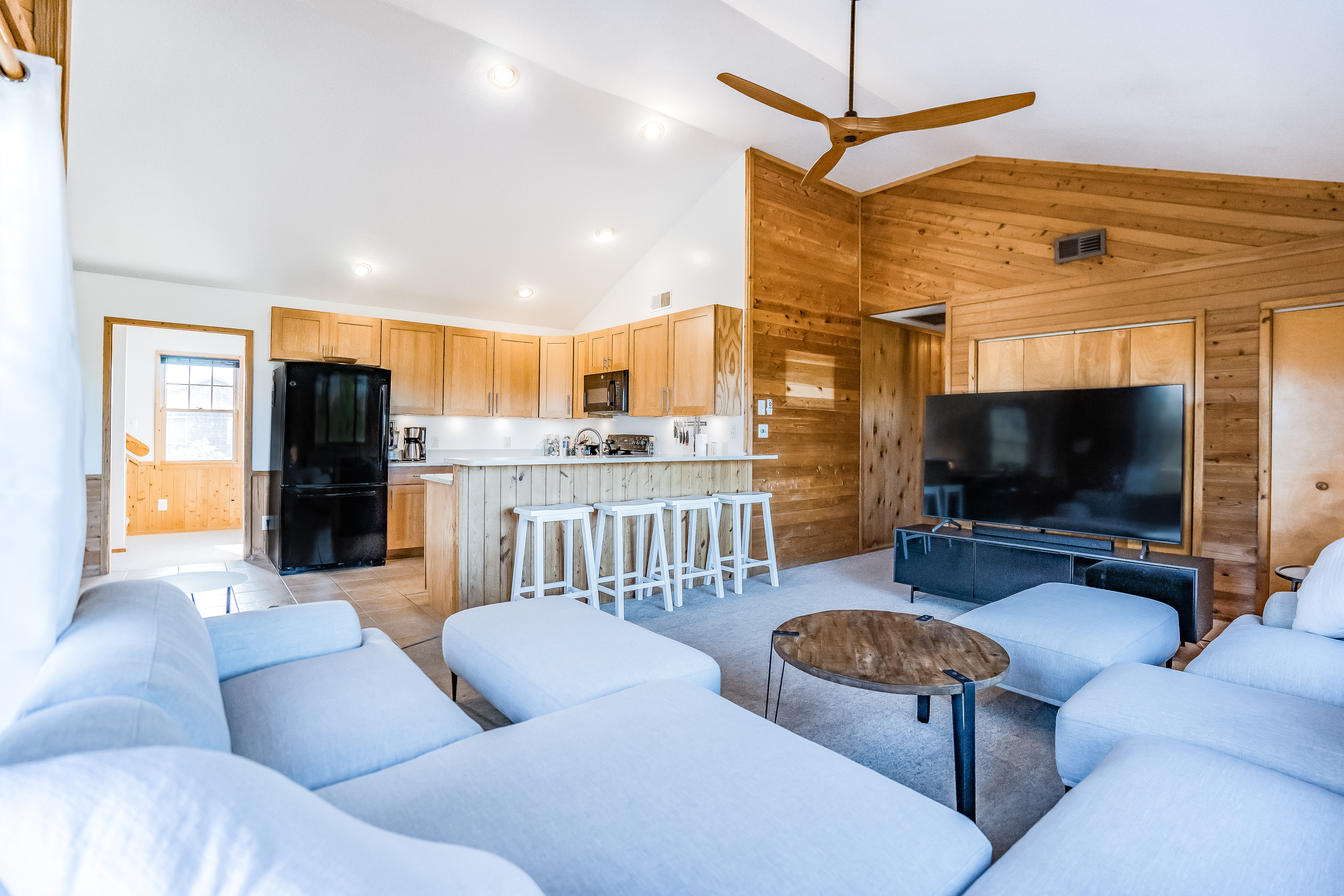 Handsome raised home with private hot tub, & central AC