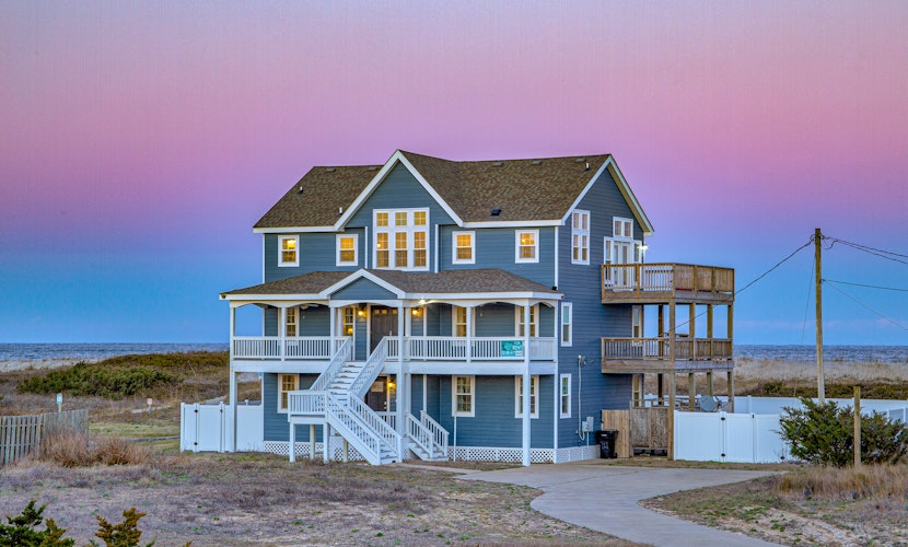 Dog-friendly oceanfront home with private outdoor pool, hot tub & central AC