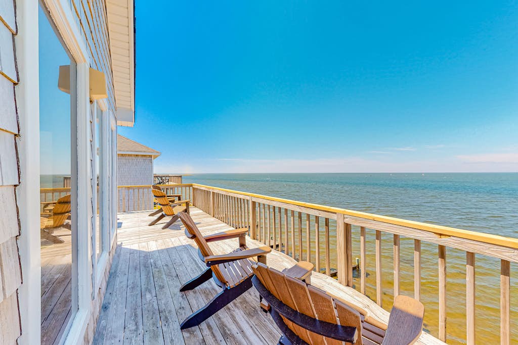 Waterfront home with great Sound views, private hot tub, W/D, pool, AC