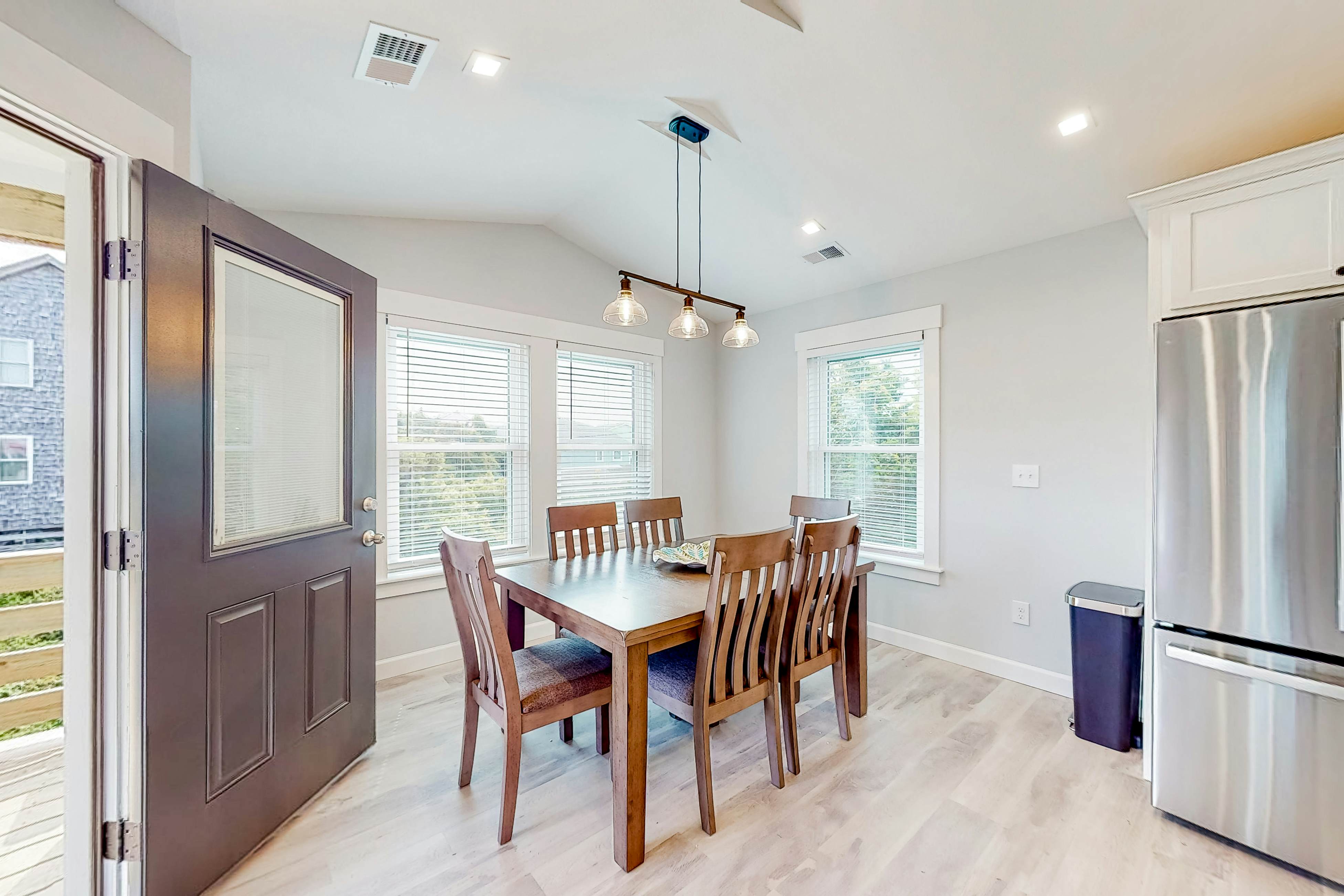 AV100 Coastal Paradise