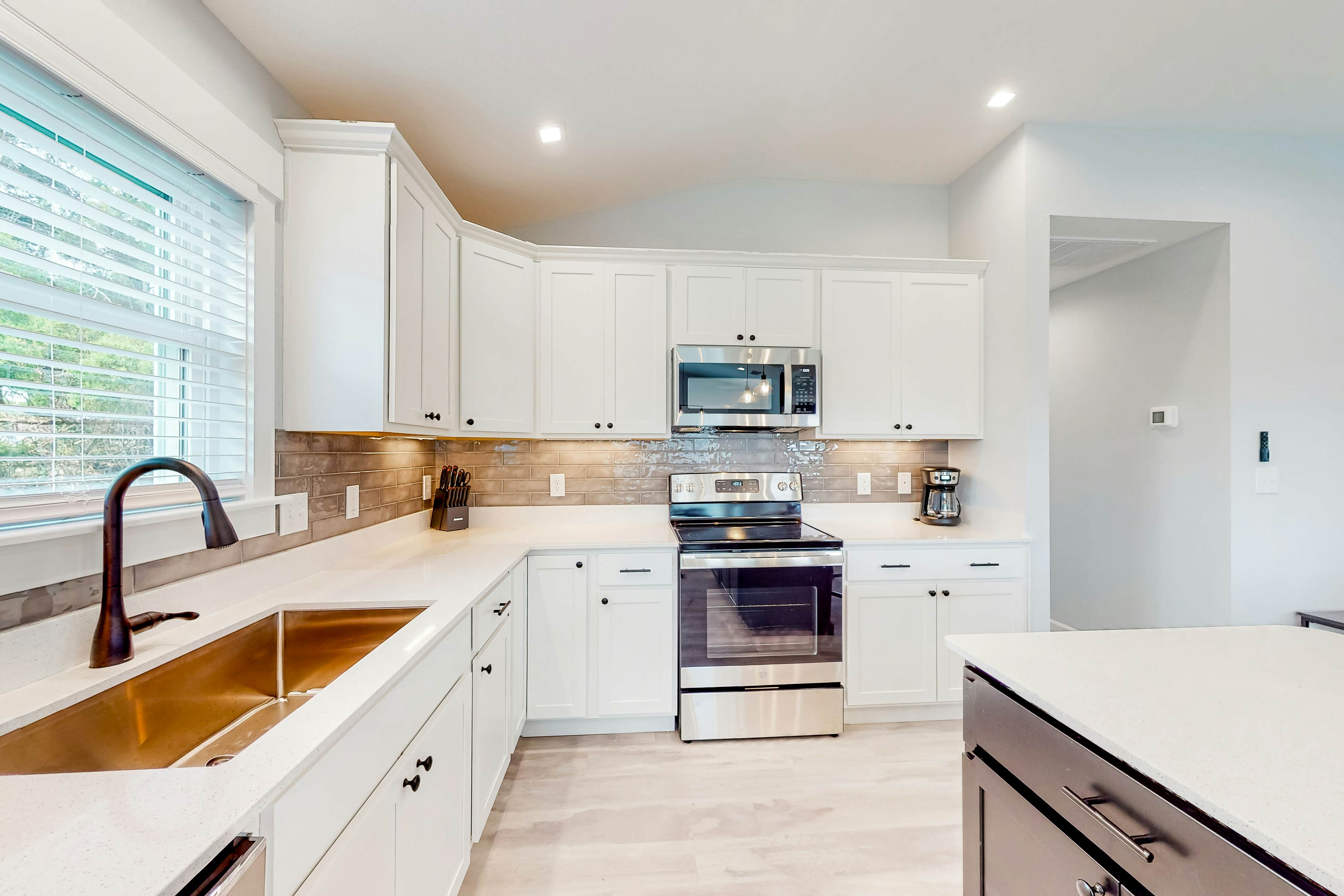 AV100 Coastal Paradise