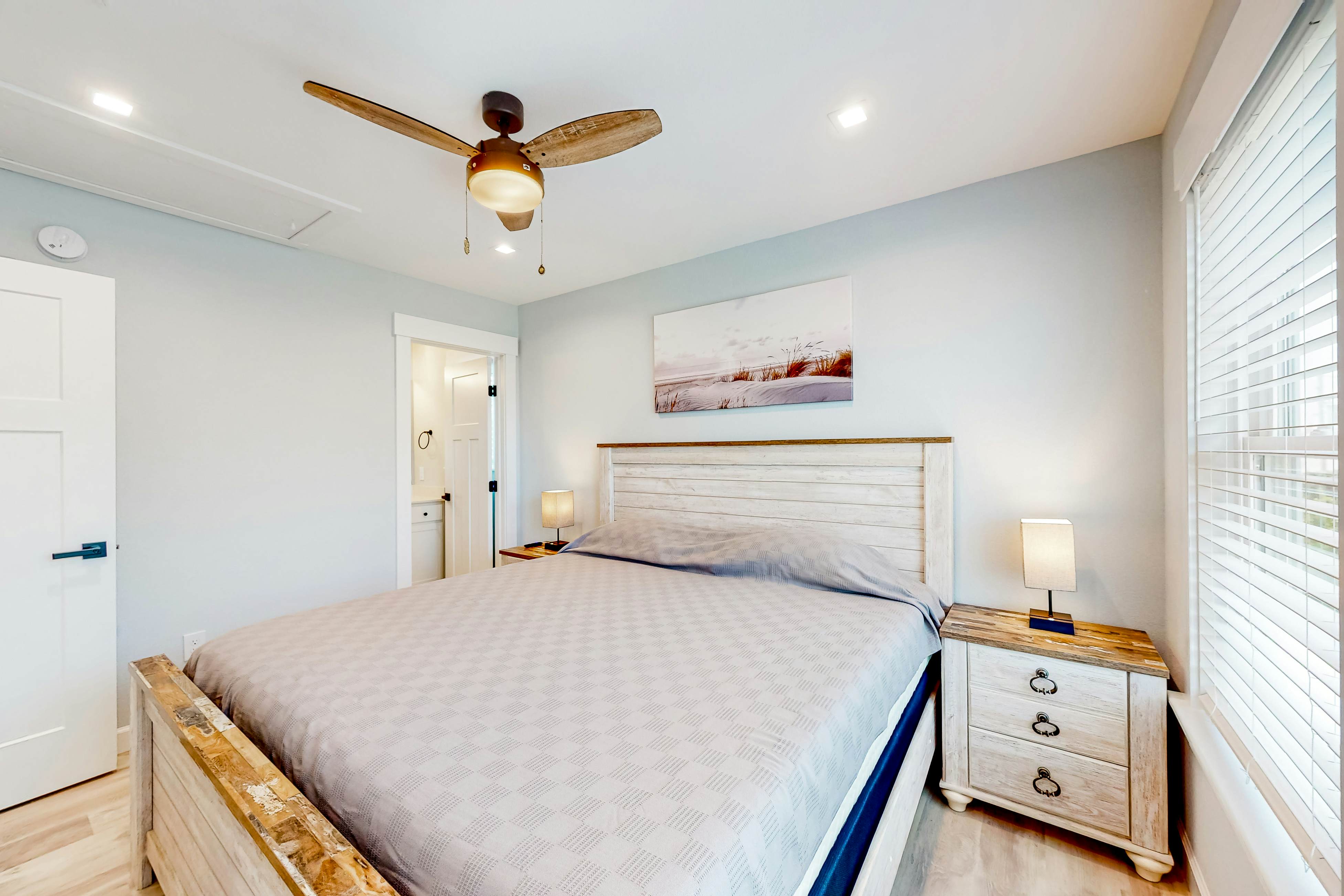 AV100 Coastal Paradise