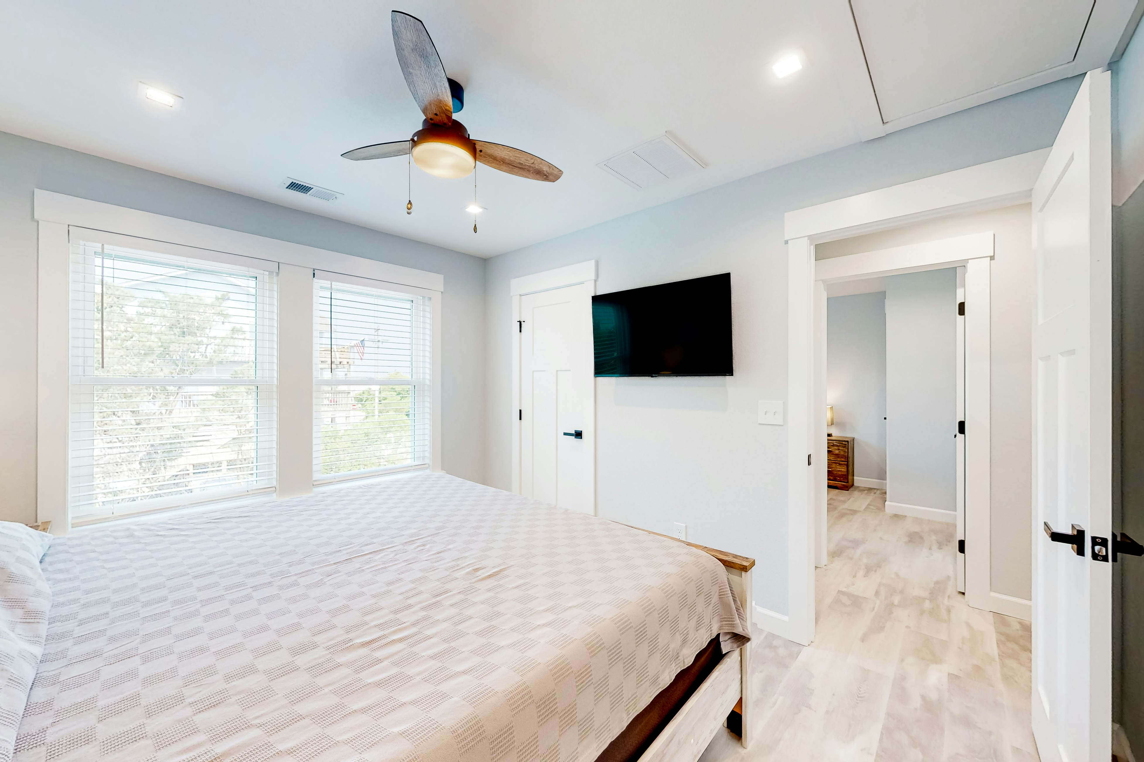 AV100 Coastal Paradise