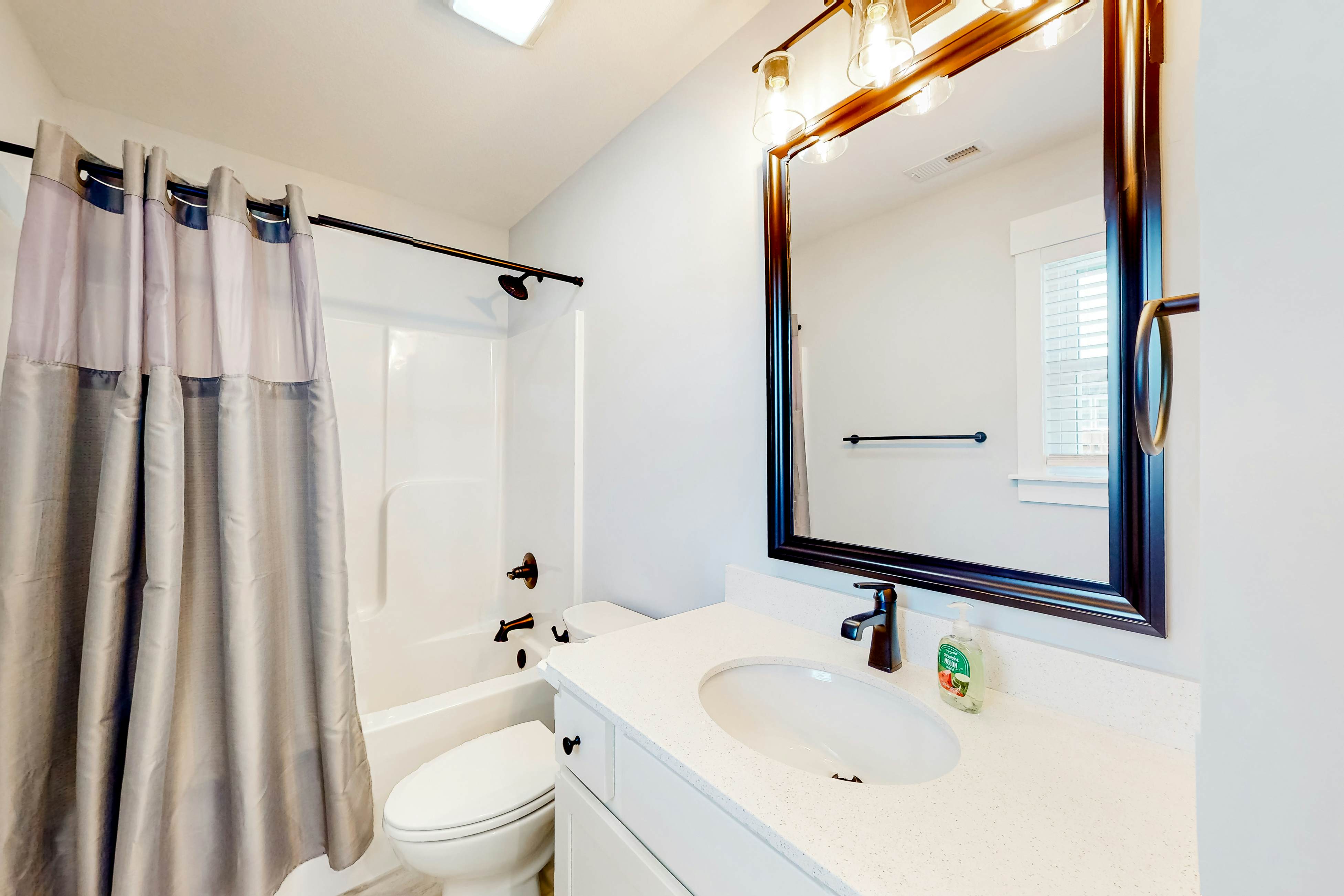 AV100 Coastal Paradise