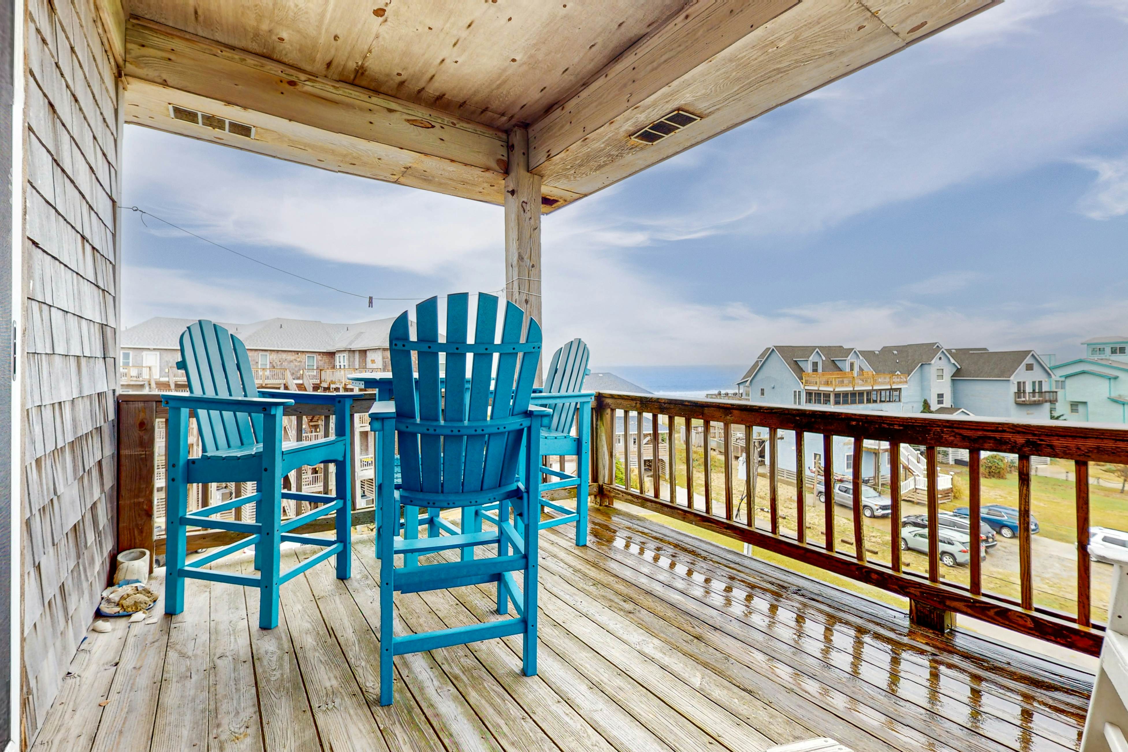 AVIK18 Above the Waves