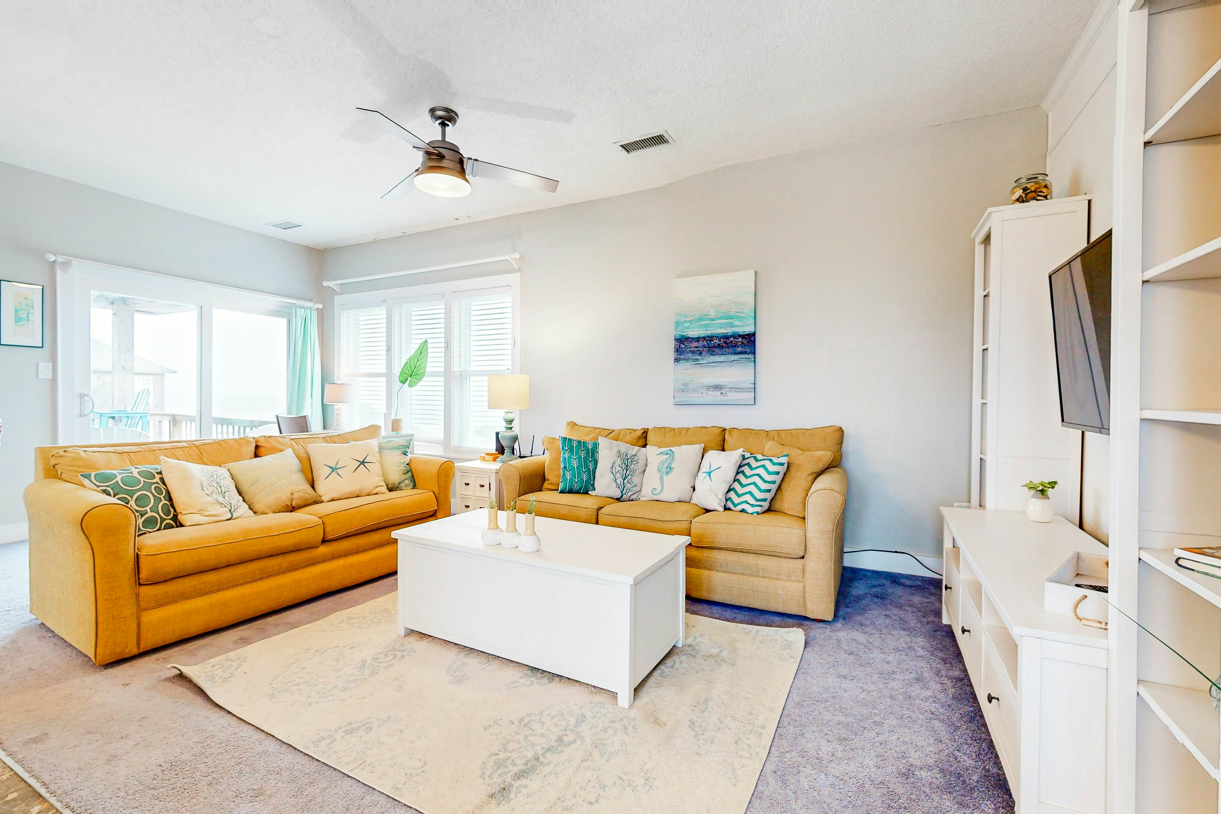 AVIK18 Above the Waves